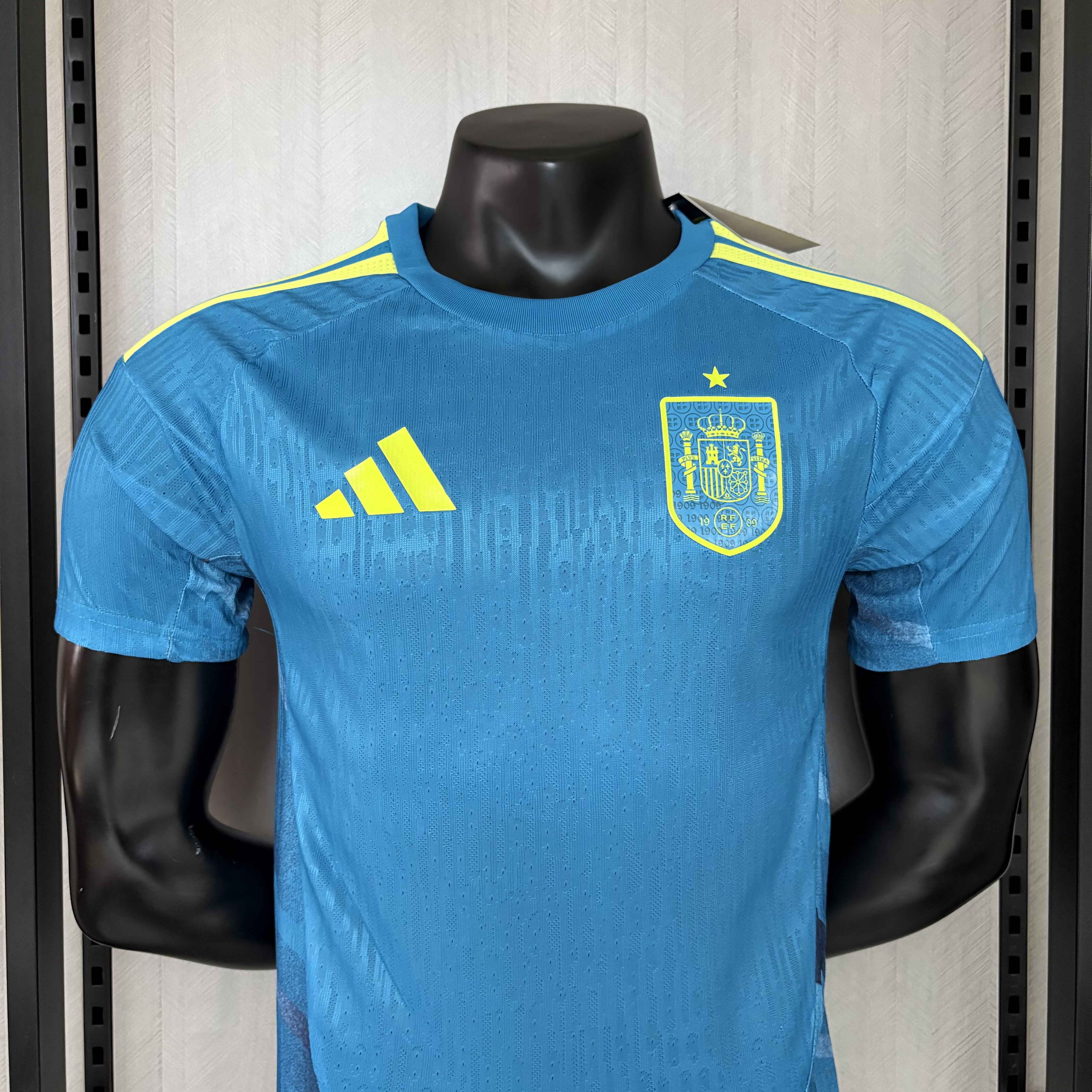 Player version 2026 Spain training uniform, Jersey