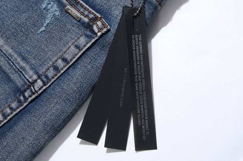 AMIRI AM305 Denim Jeans