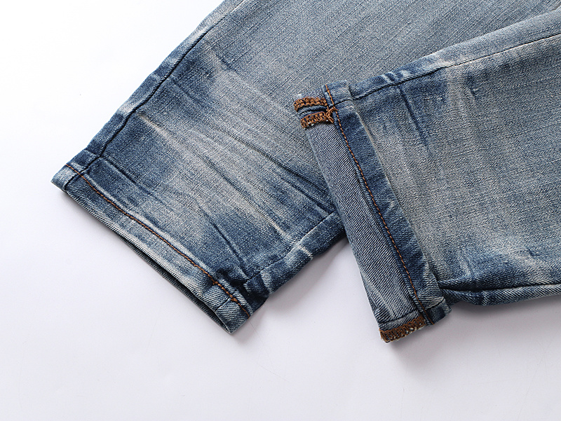 AMIRI AM347 Denim Jeans