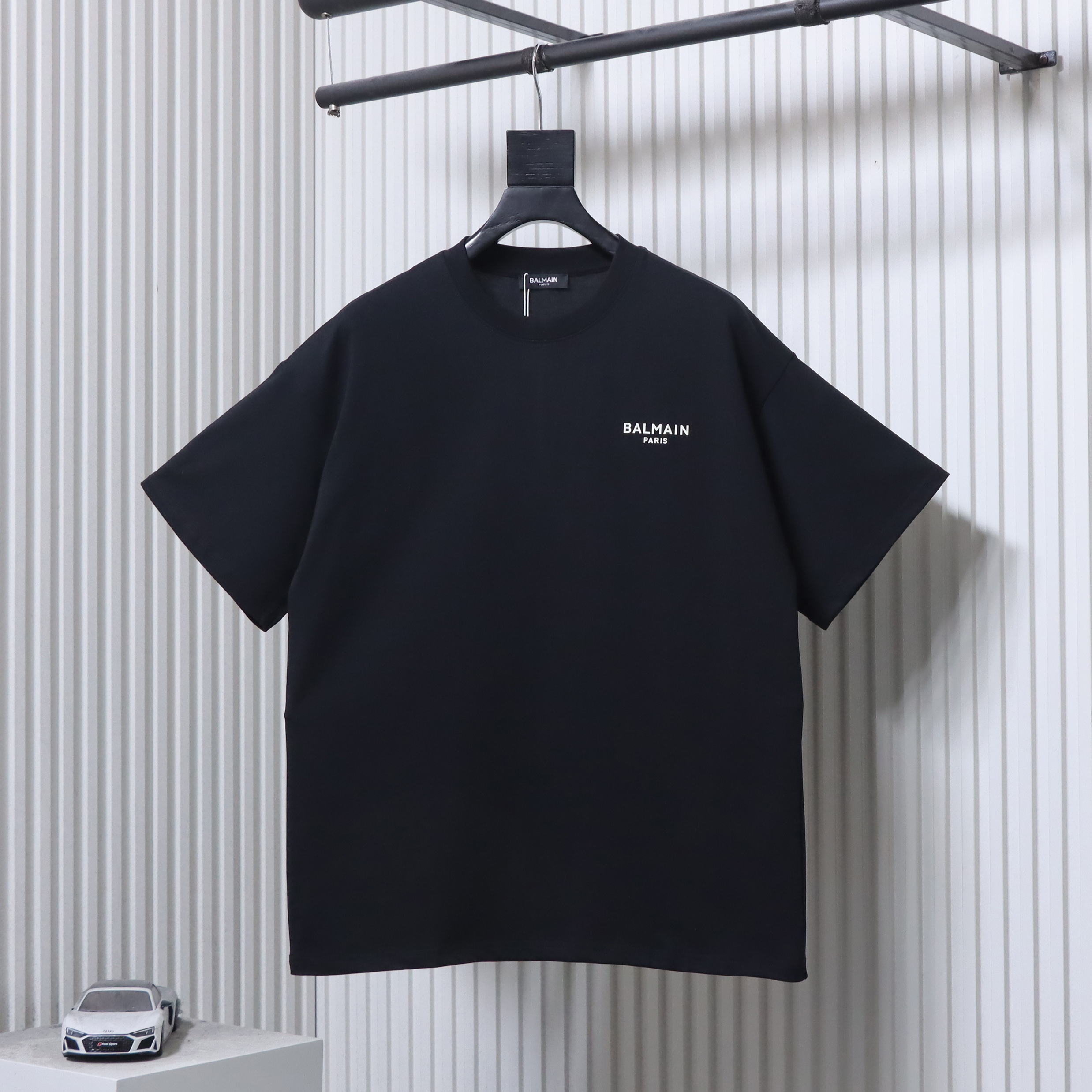 Balmain 26SS Minimal Rubberized Small Logo Short Black Sleeve T-Shirt