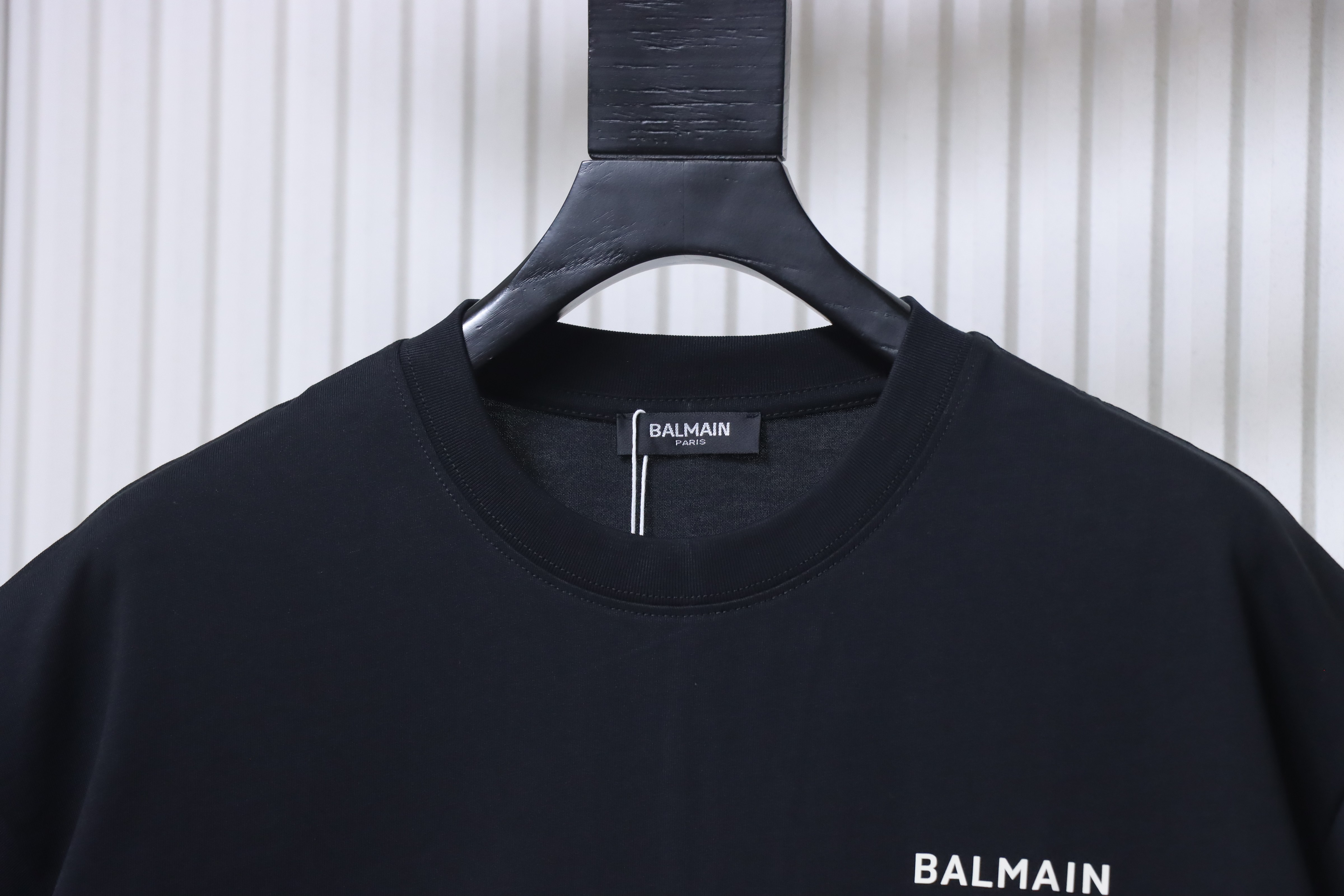 Balmain 26SS Minimal Rubberized Small Logo Short Black Sleeve T-Shirt