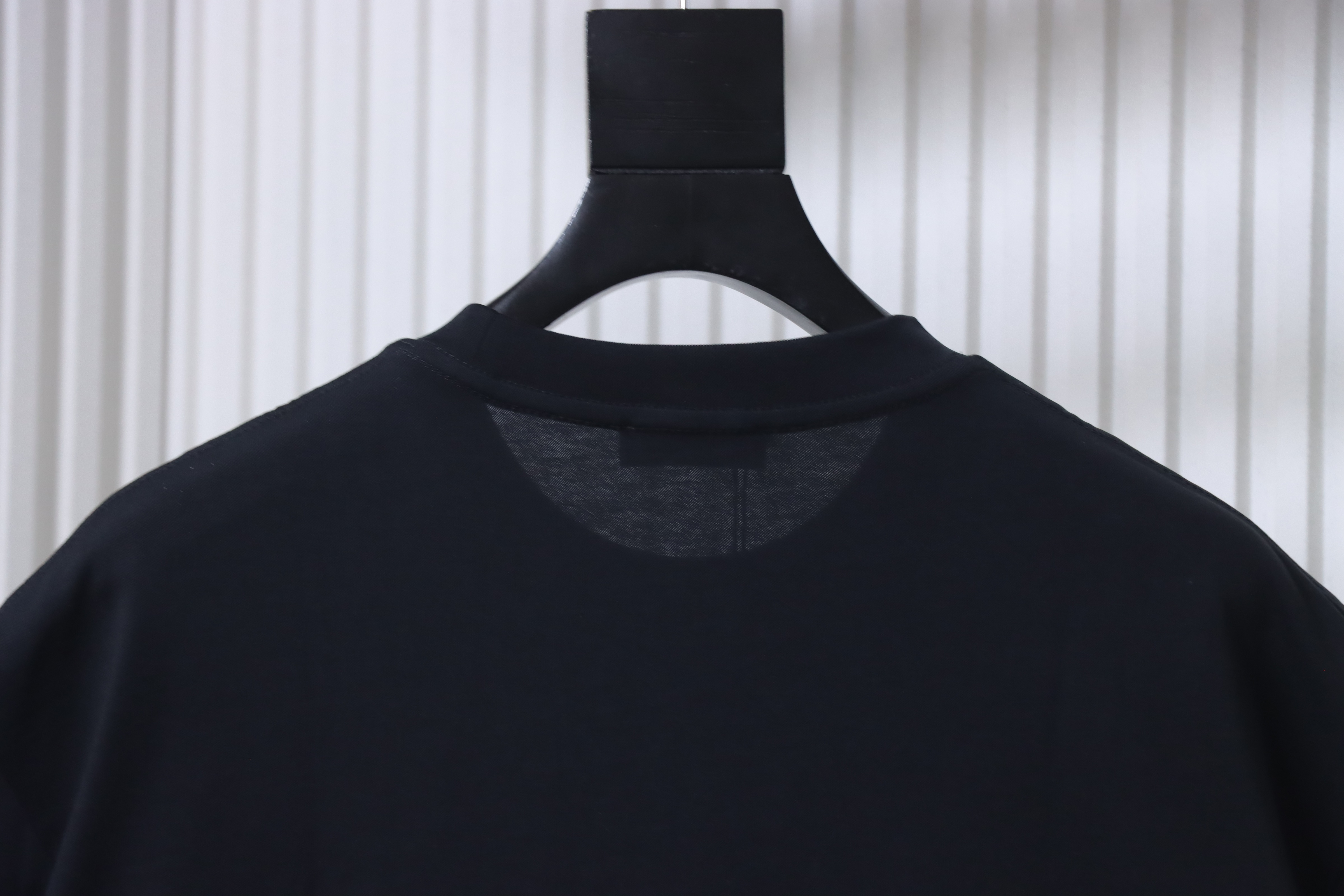 Balmain 26SS Minimal Rubberized Small Logo Short Black Sleeve T-Shirt