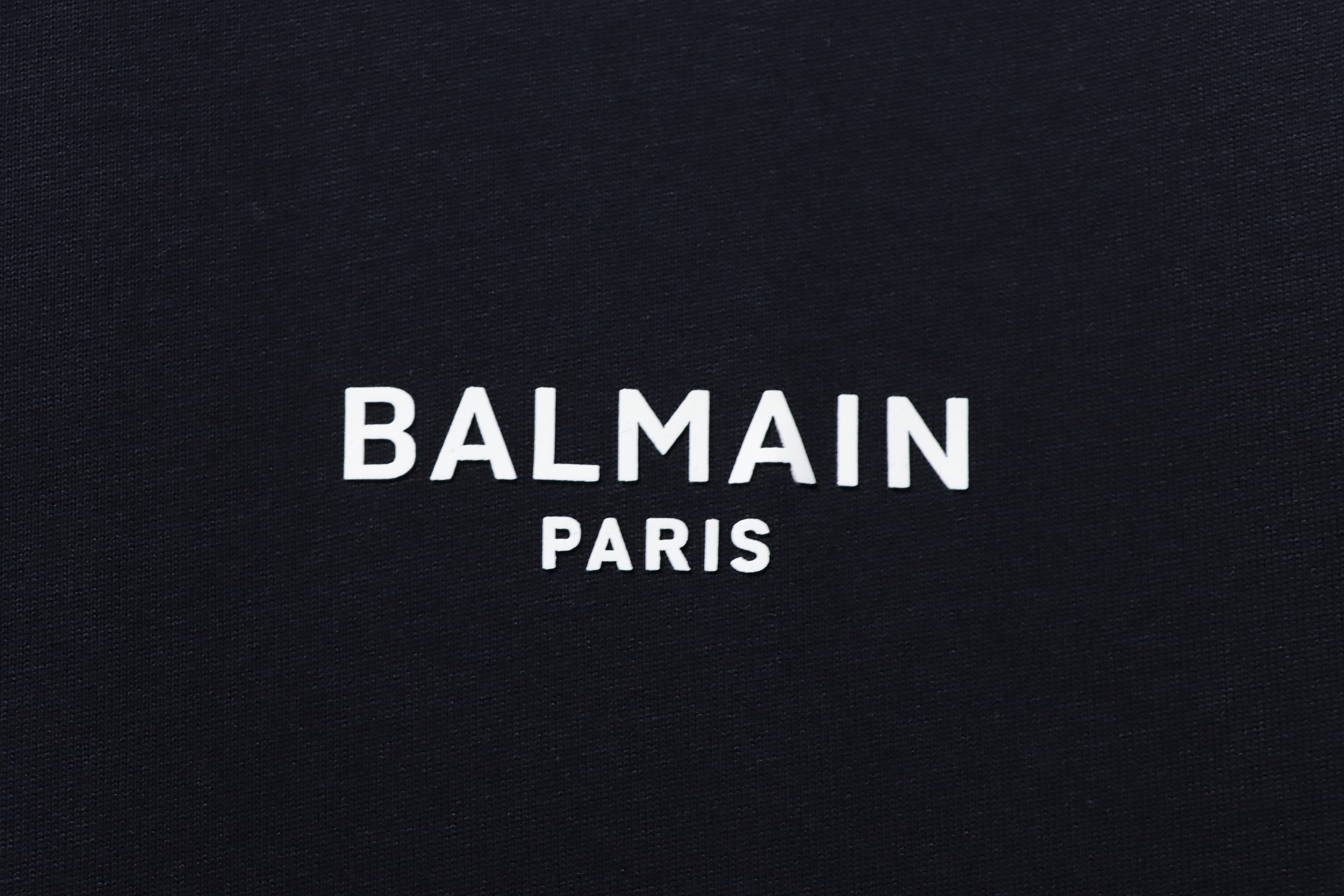 Balmain 26SS Minimal Rubberized Small Logo Short Black Sleeve T-Shirt