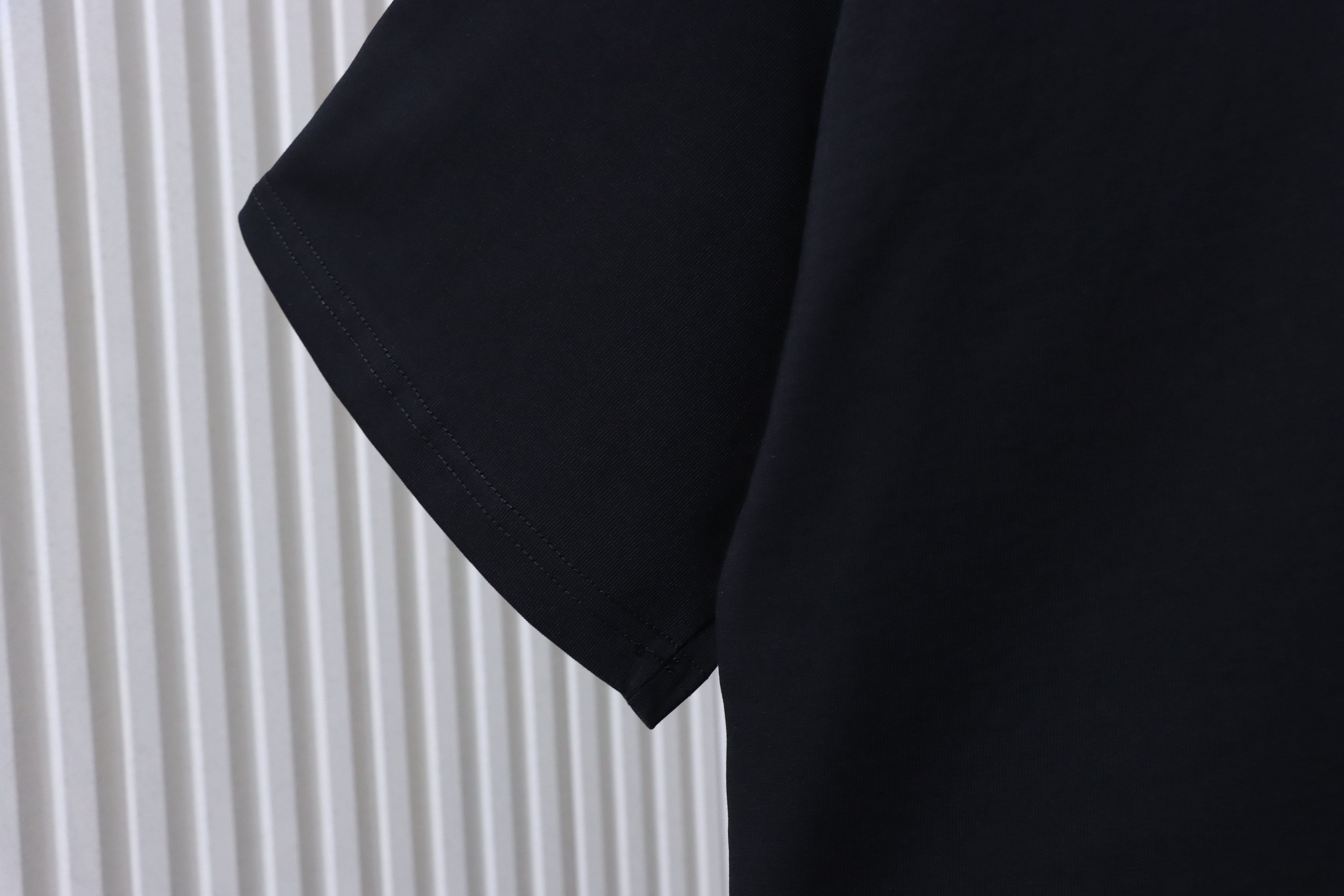 Balmain 26SS Minimal Rubberized Small Logo Short Black Sleeve T-Shirt