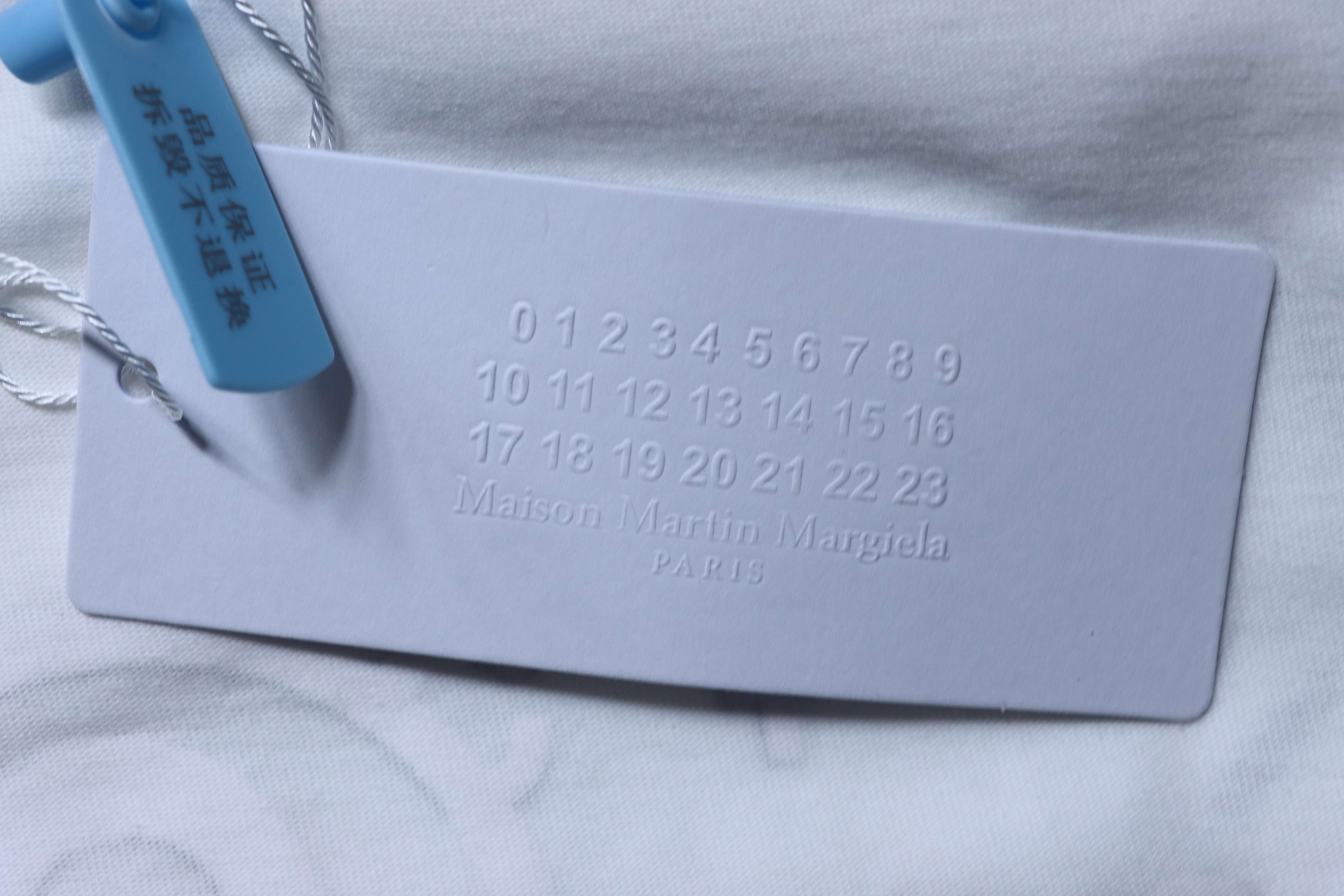 Maison Margiela Back Number Shadow Print Short White Sleeve T-Shirt