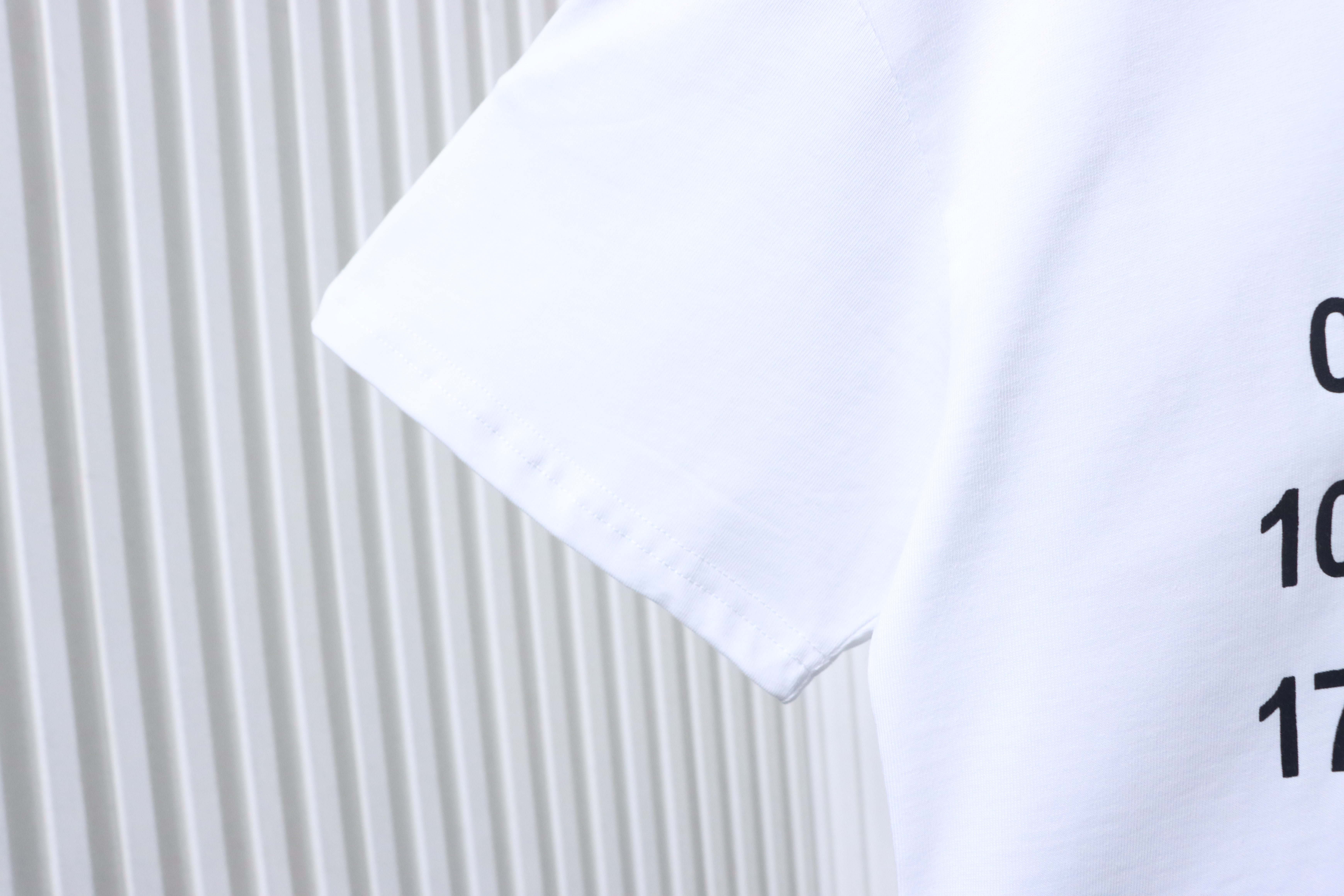 Maison Margiela Snake Limited Number Print Short White Sleeve T-Shirt
