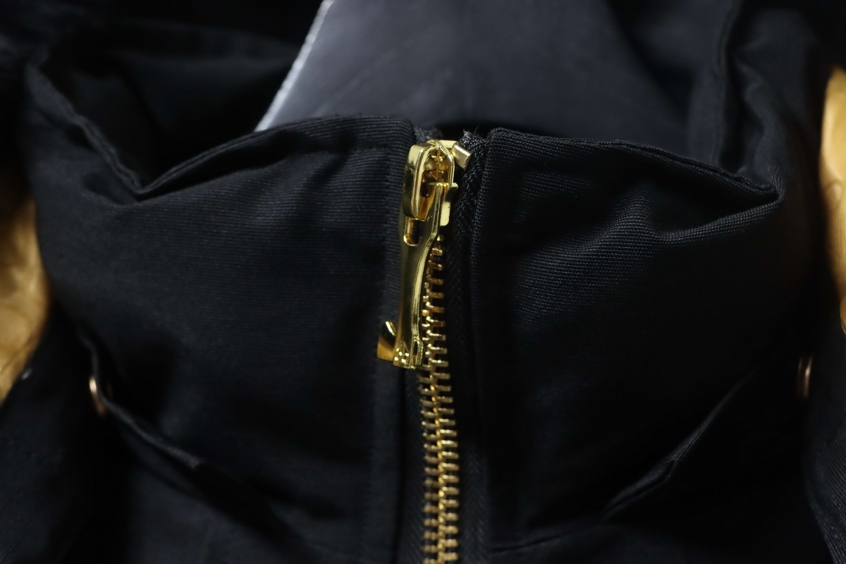 Moose Knuckles 02 Gold Scissors Black Jacket Down Coat