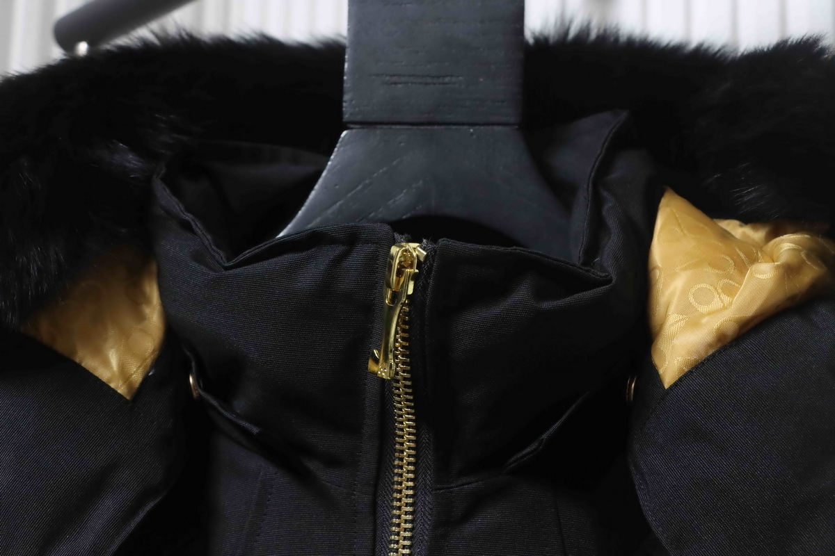 Moose Knuckles 02 Gold Scissors Black Jacket Down Coat