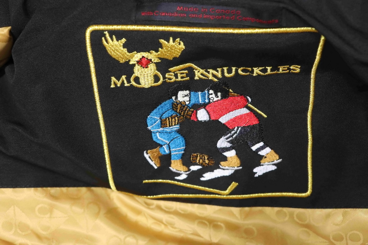 Moose Knuckles 03 Gold Scissors Black Short Down Jacket