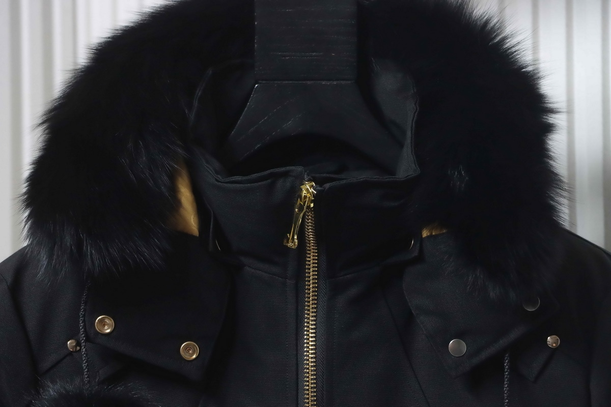 Moose Knuckles 03 Gold Scissors Black Short Down Jacket