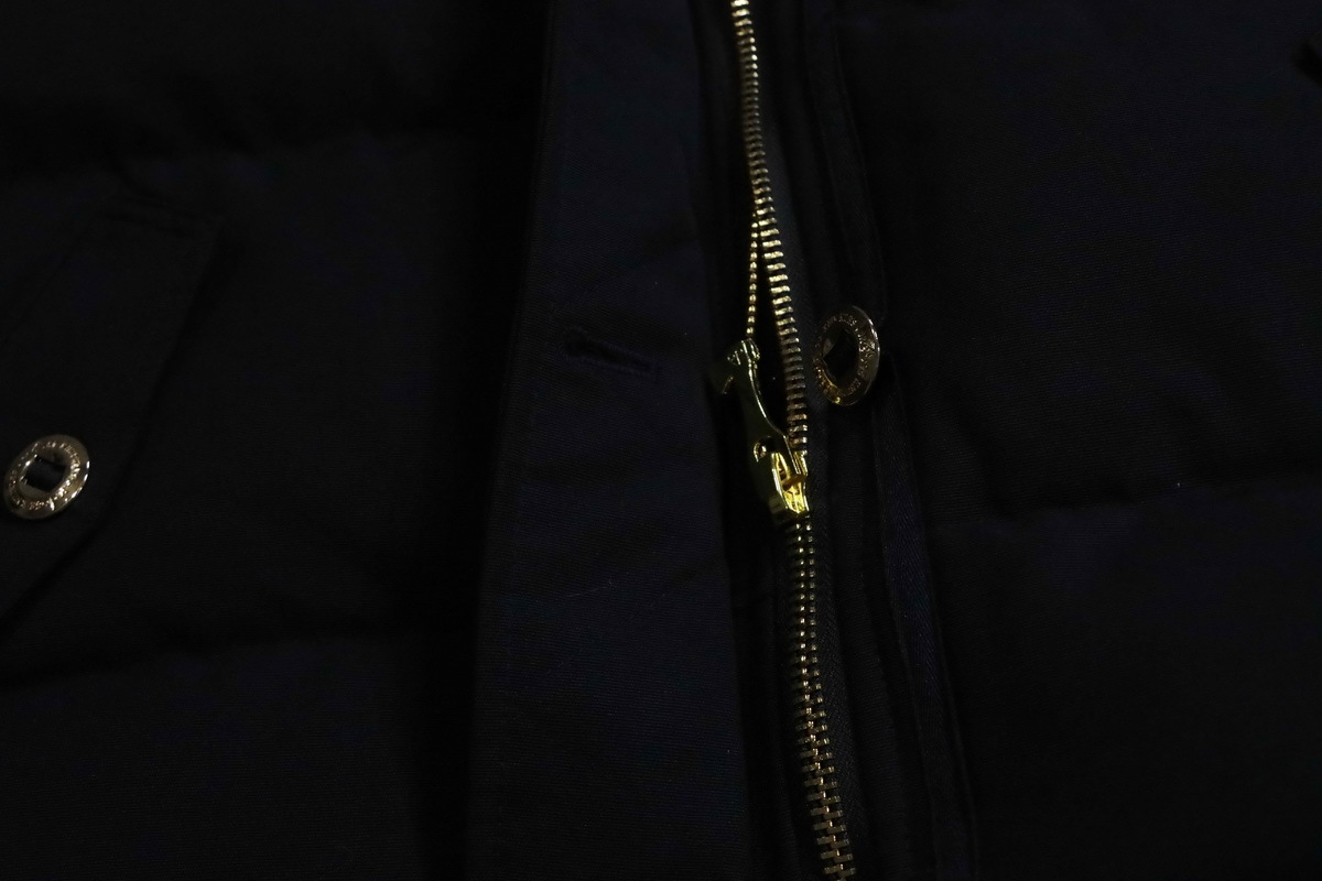 Moose Knuckles 05 Women's Gold Scissors Black Down Jacket