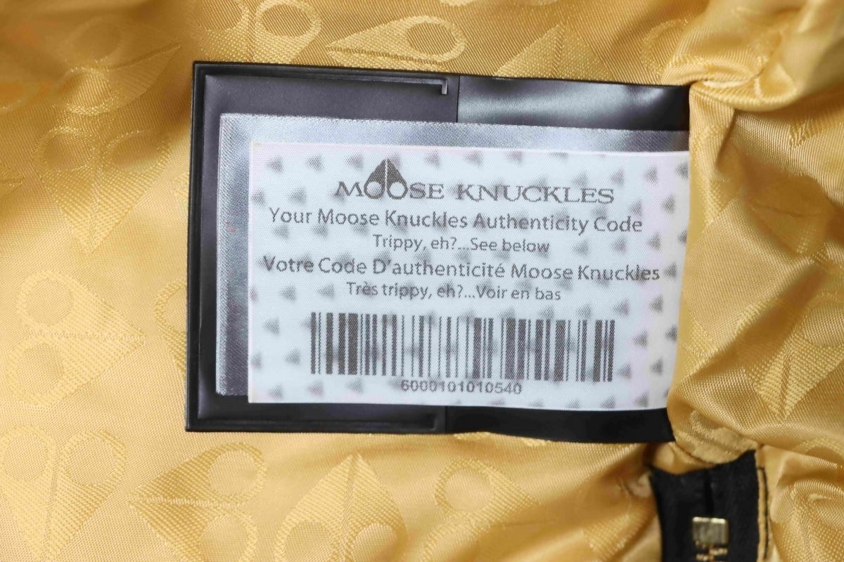 Moose Knuckles 06 Gold Scissors Black Classic Down Jacket