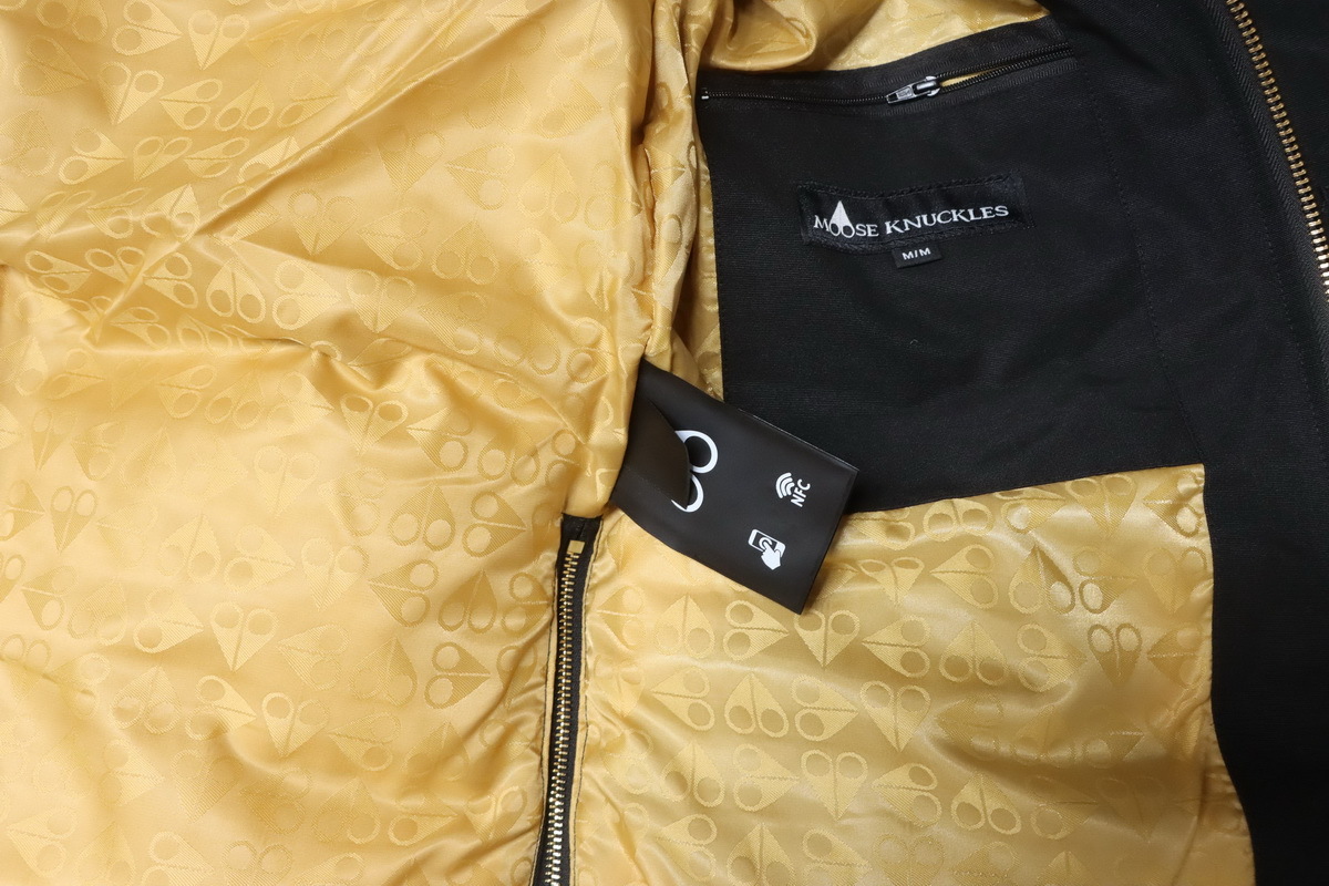 Moose Knuckles 06 Gold Scissors Black Classic Down Jacket