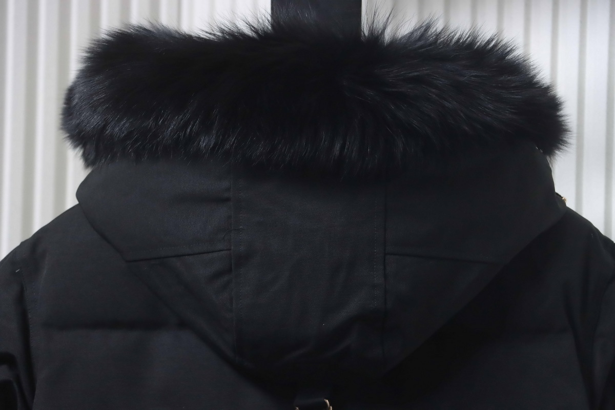 Moose Knuckles 06 Gold Scissors Black Classic Down Jacket