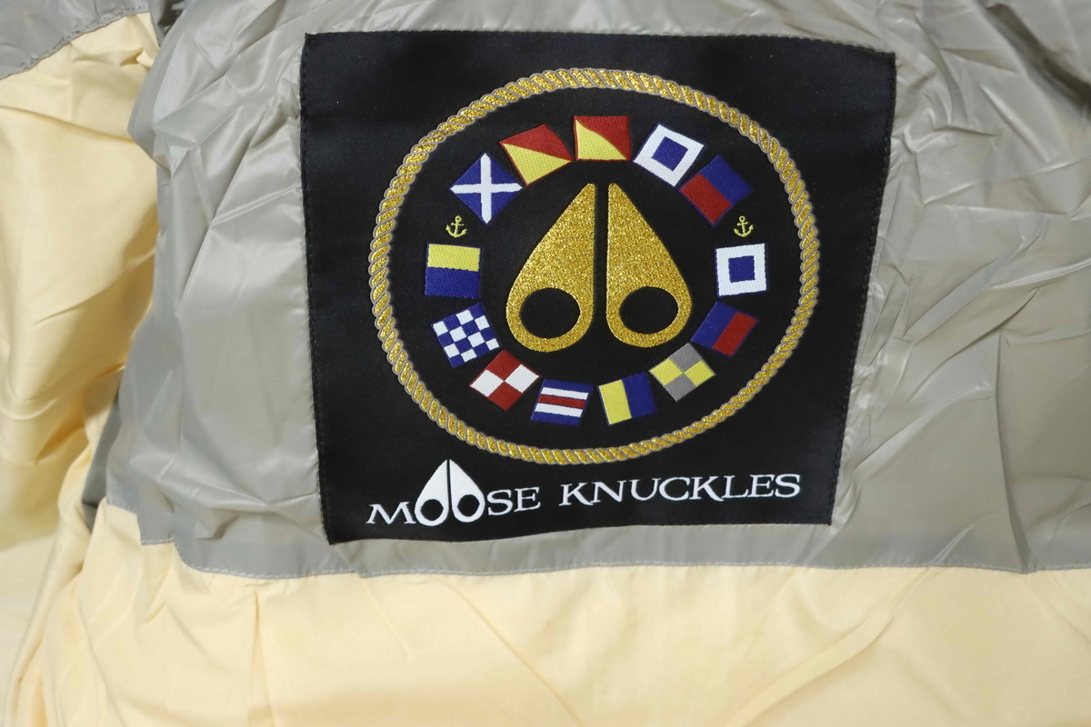 Moose Knuckles 09 Gold Scissors Grey Big Check Down Jacket