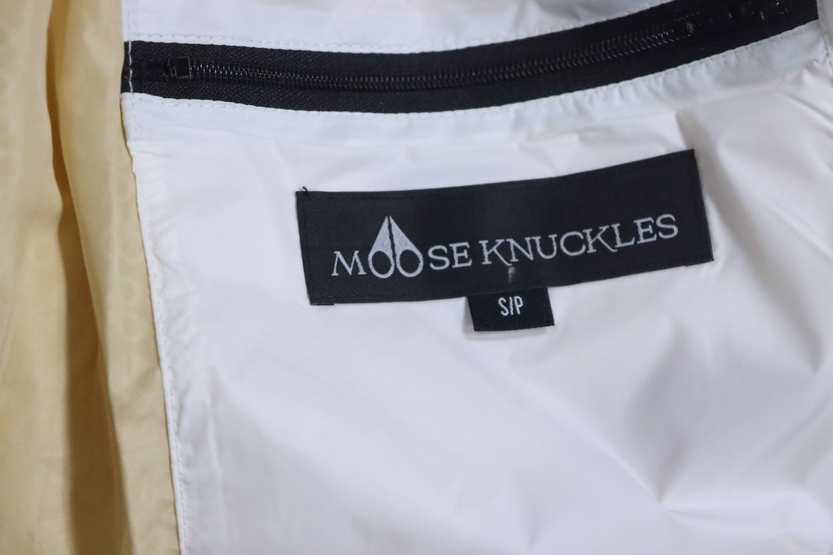 Moose Knuckles 09 Gold Scissors White Big Check Down Jacket