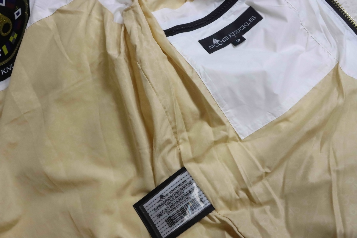 Moose Knuckles 09 Gold Scissors White Big Check Down Jacket