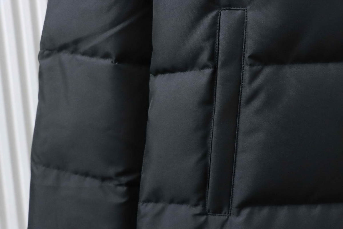 Moose Knuckles 11 Cloud Black Down Jacket