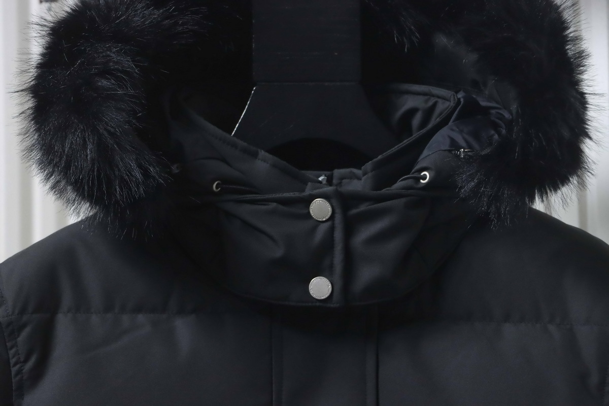 Moose Knuckles 11 Cloud Black Down Jacket