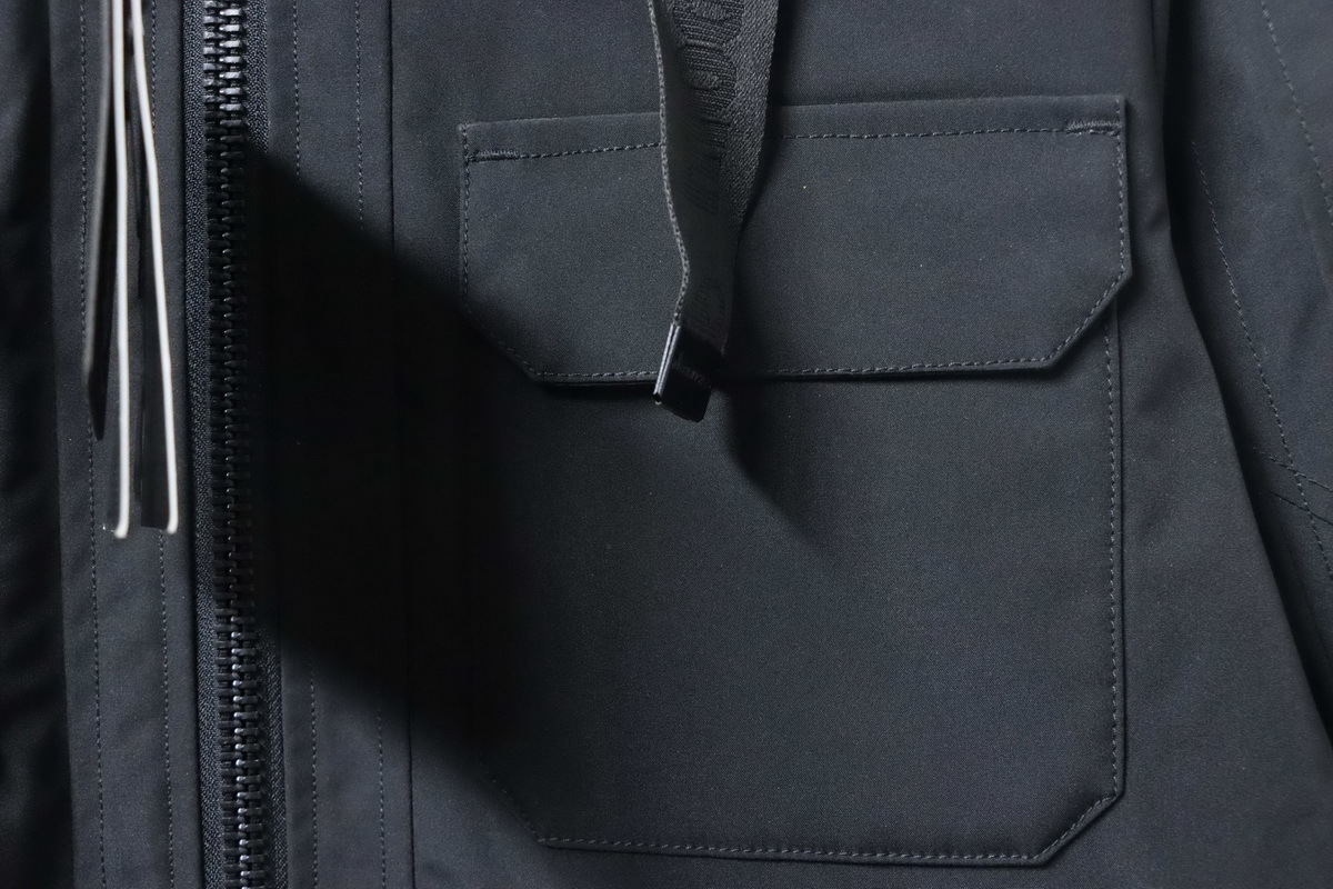 Moose Knuckles Celebrity Style Black Multi-Pocket Down Jacket