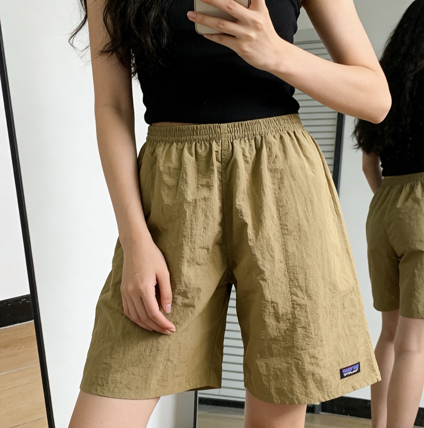 Patagonia P-6 Logo Responsibili Logo Shorts Green