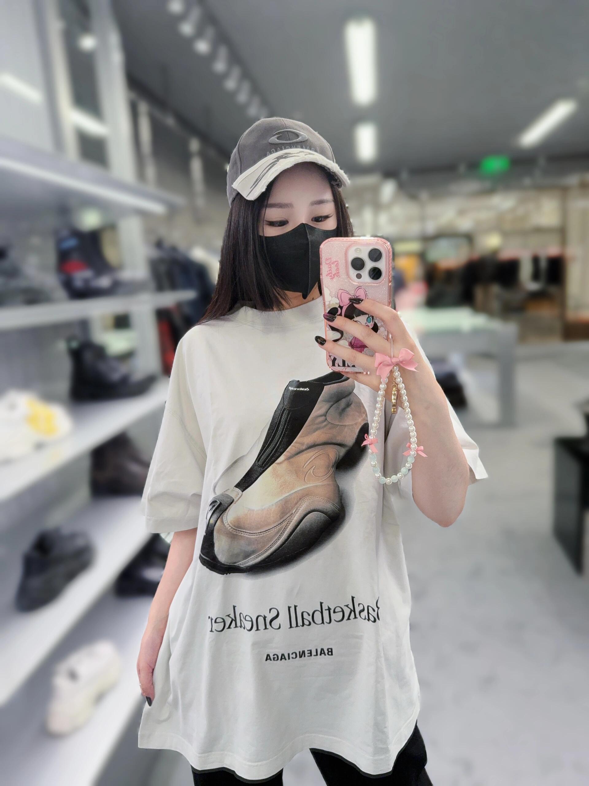 25SS BasketballSneaker Basketball Sneaker Print Short Sleeve T-Shirt