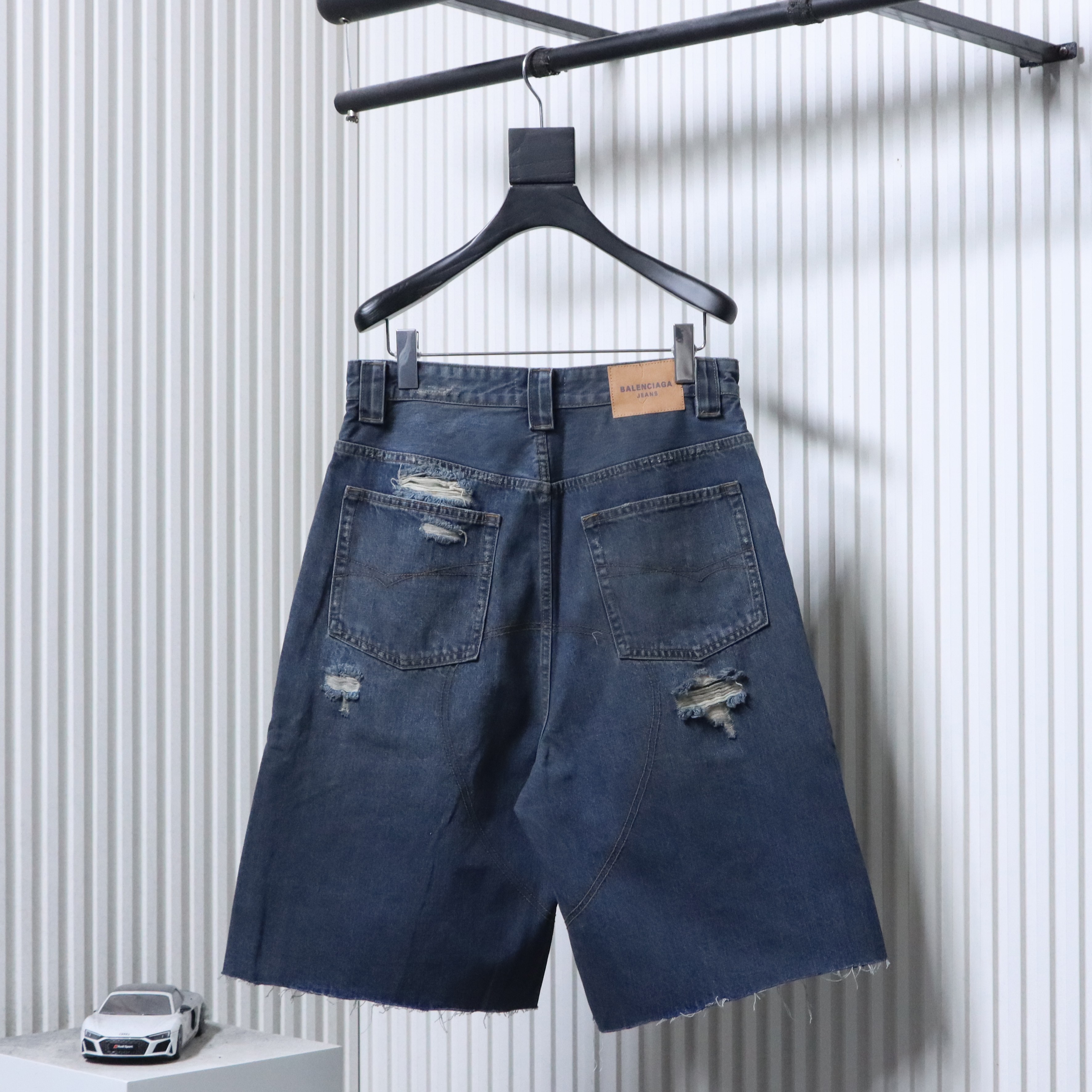 Baggy SS25 High Summer Distressed Shorts