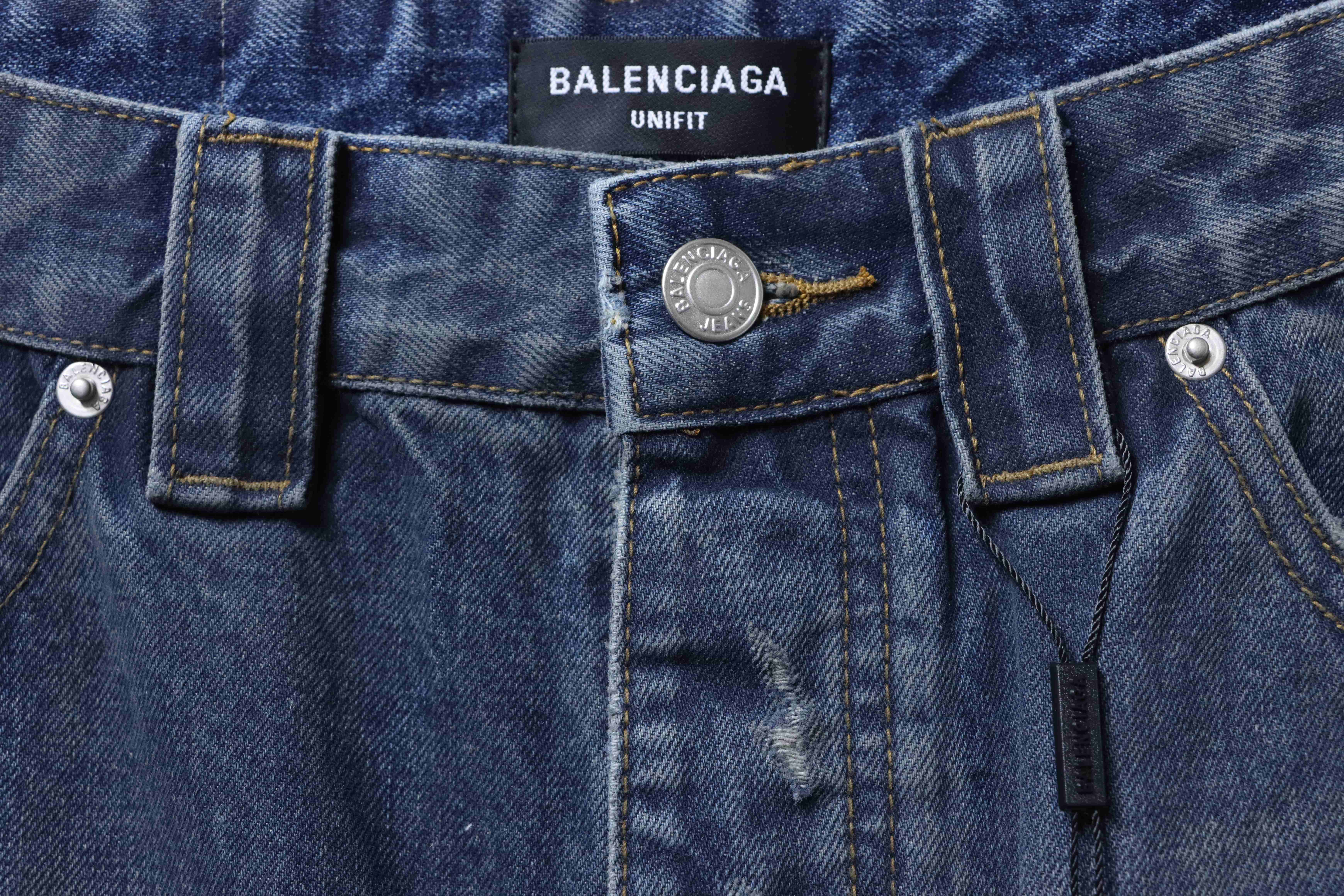 Baggy SS25 High Summer Distressed Shorts