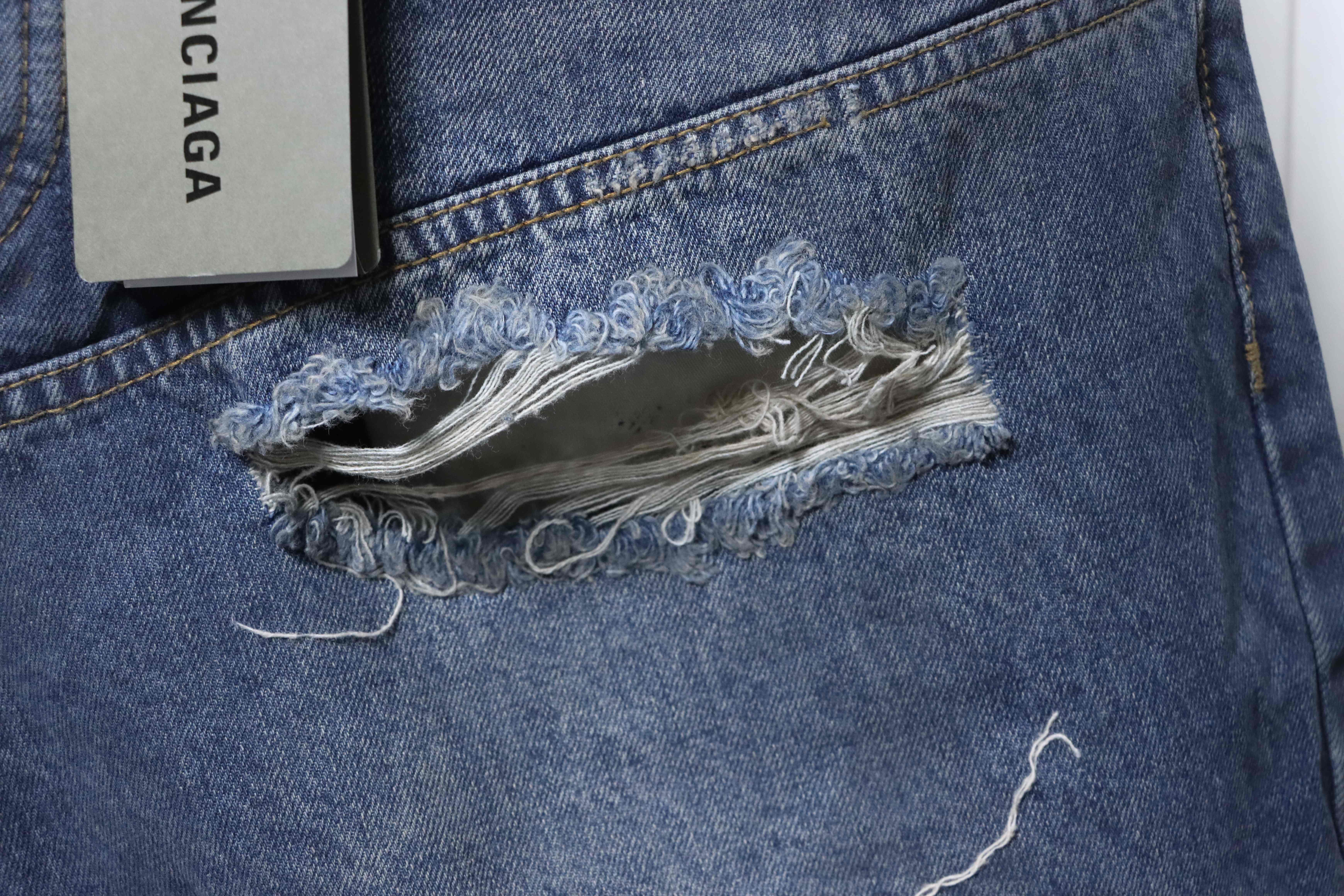 Baggy SS25 High Summer Distressed Shorts
