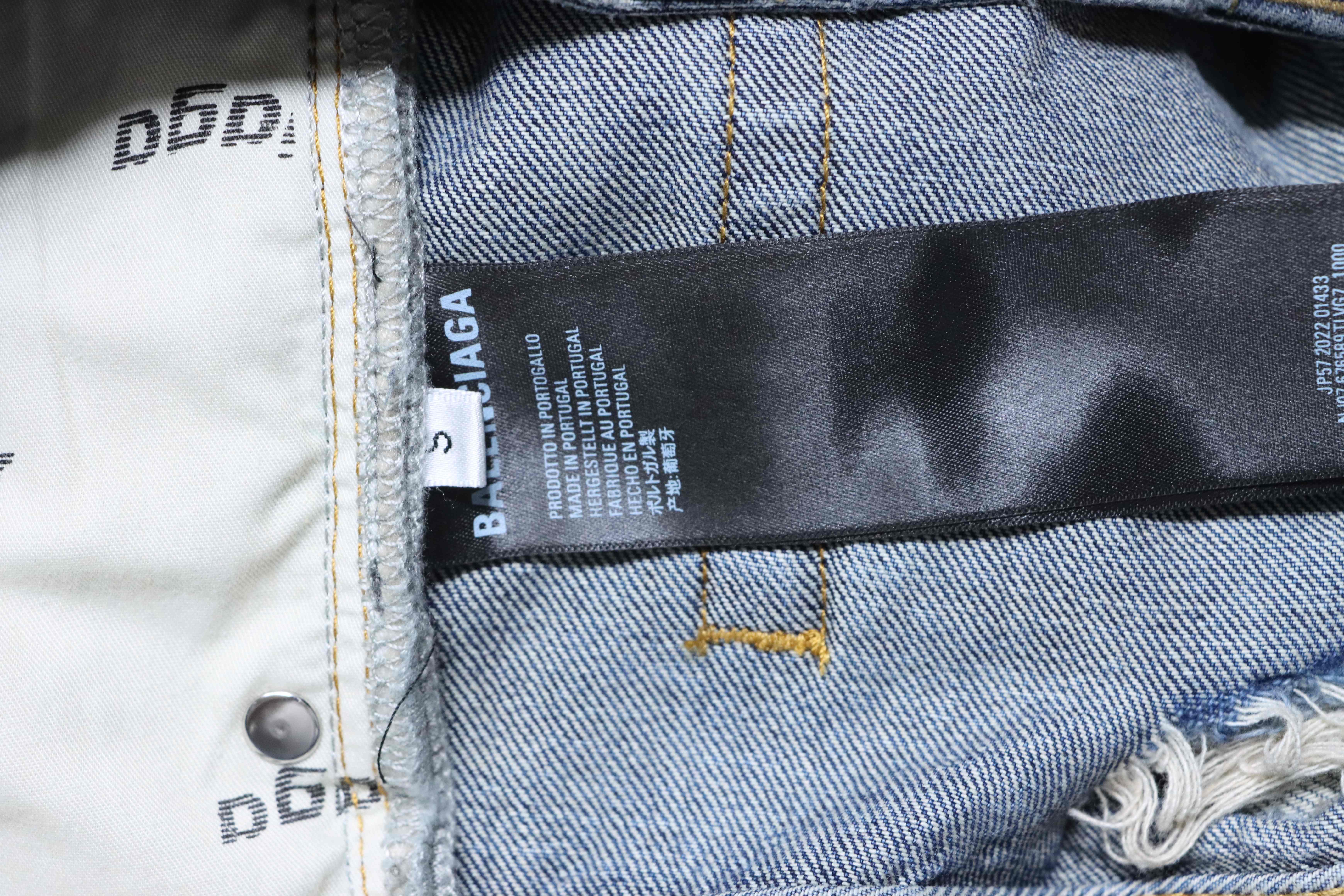 Baggy SS25 High Summer Distressed Shorts
