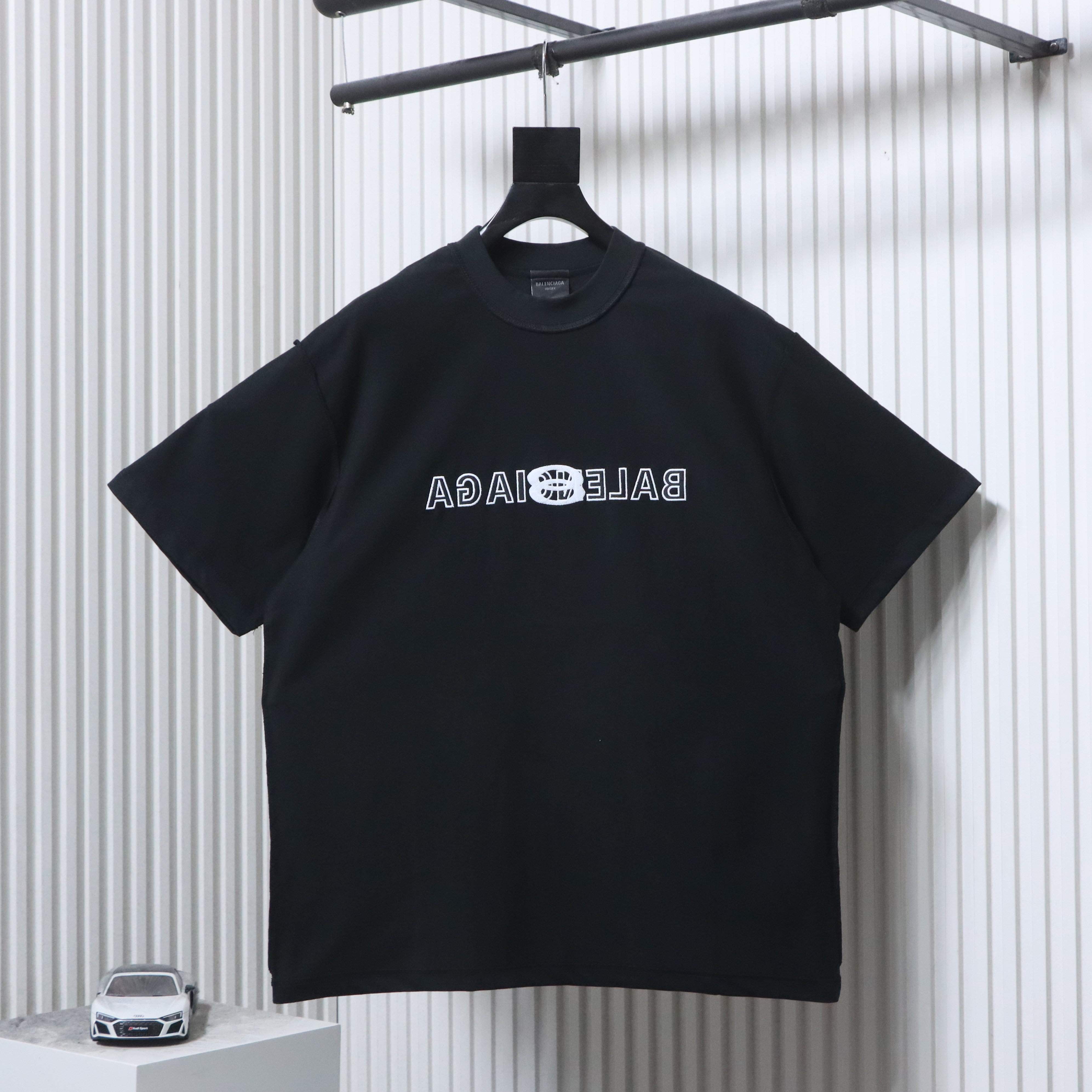Balenciaga 24SS Inverted Letter Overlapping Embroidery Short Sleeve T-Shirt Style 2