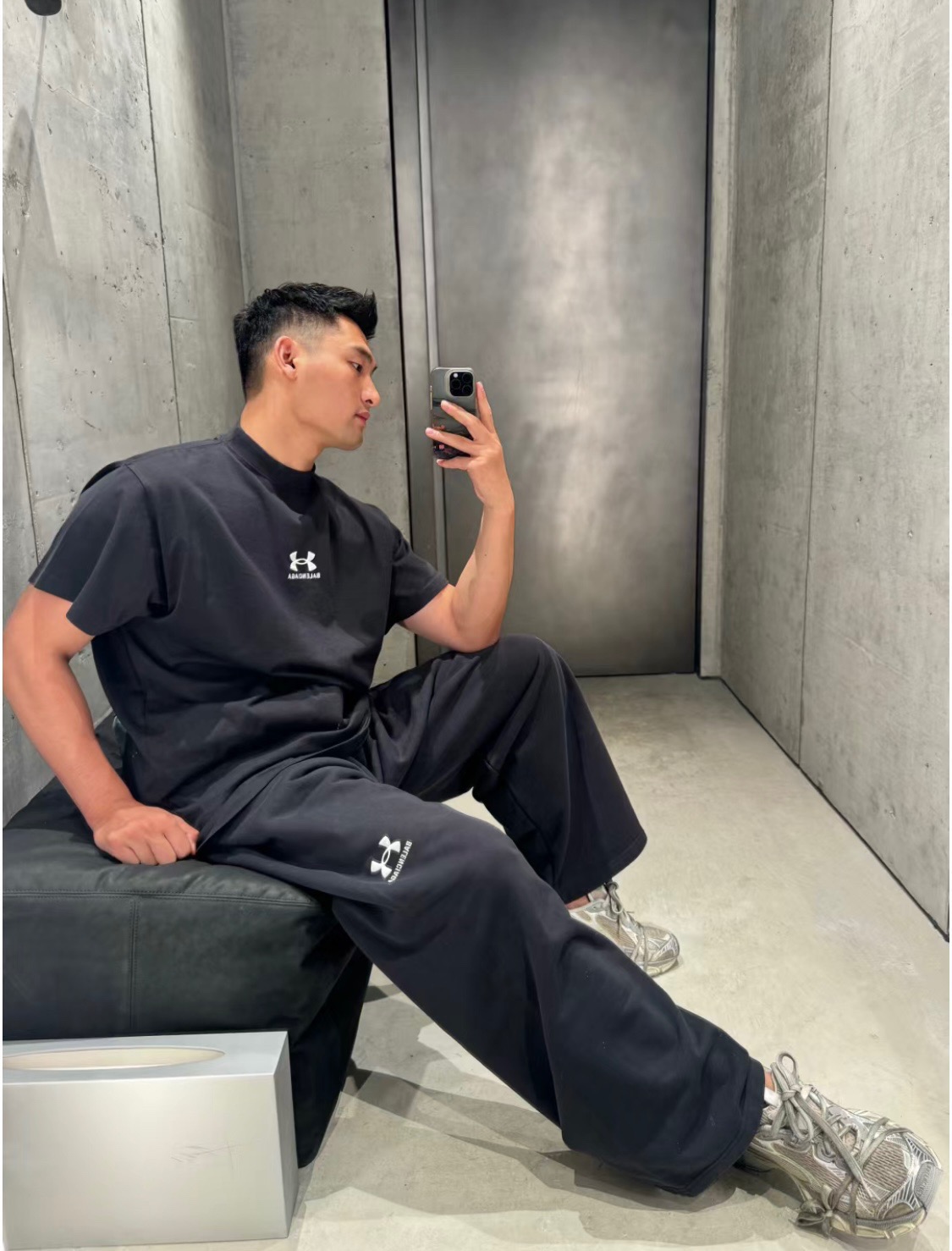 Balenciaga 24SS Under Armour Collaboration Embroidery Logo Short Sleeve T-Shirt Style 2