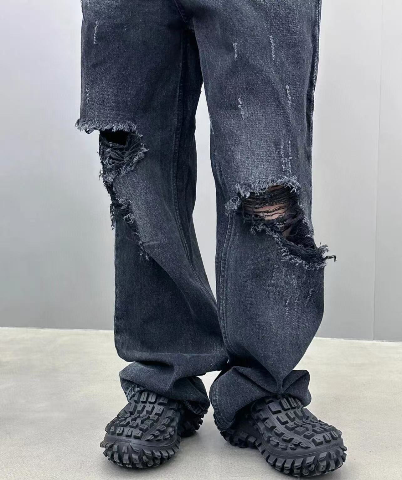 Balenciaga 25FW Destroyed Jeans Style 1