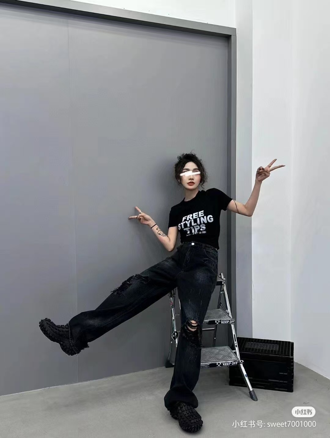 Balenciaga 25FW Destroyed Jeans Style 1