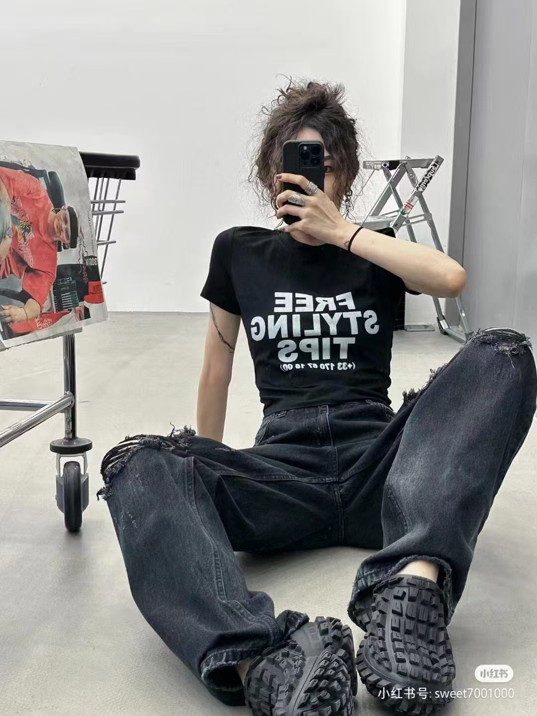 Balenciaga 25FW Destroyed Jeans Style 1