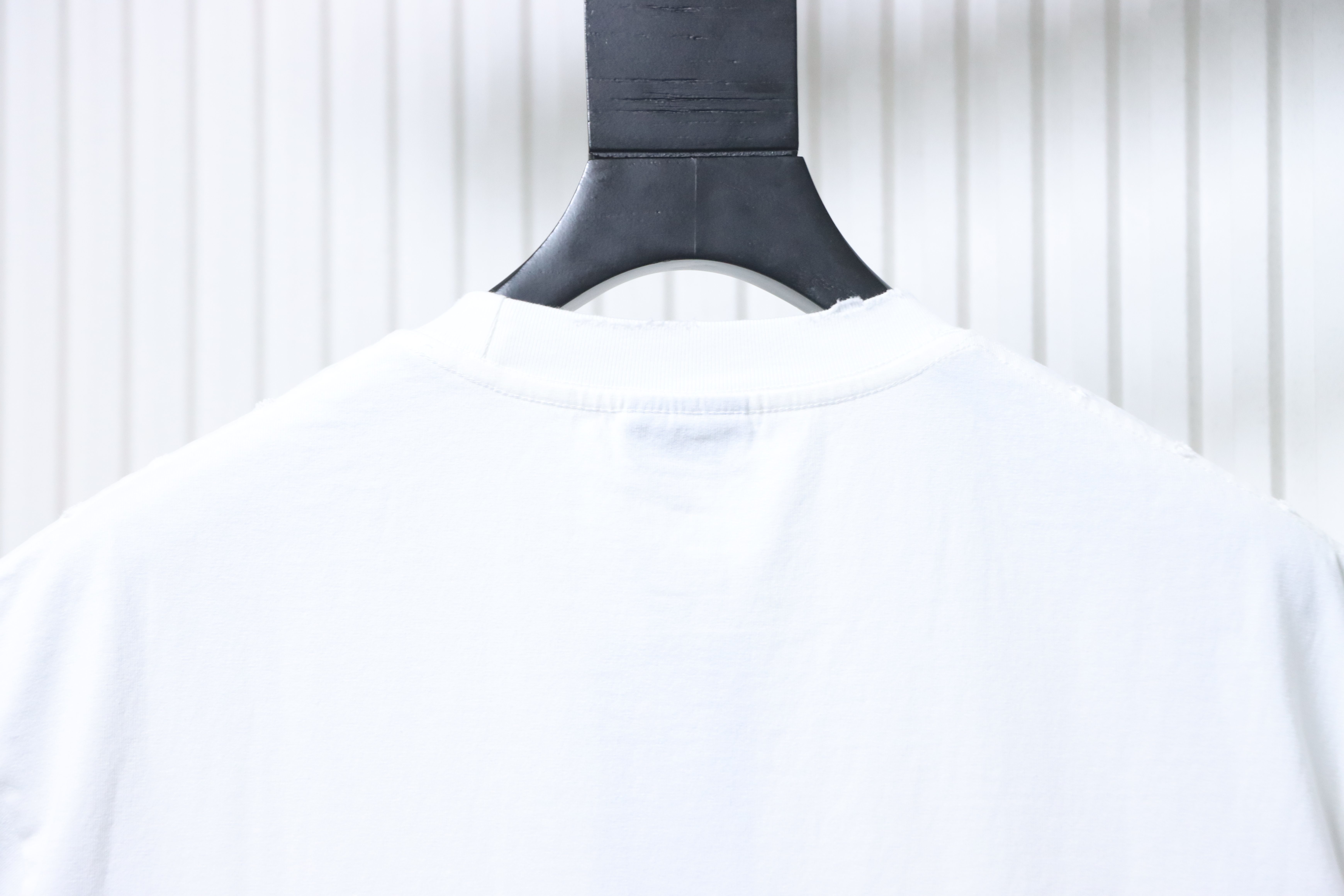 Balenciaga 25SS Double B Embroidery 3D Shadow Inkjet Logo Ripped Short Sleeve T-Shirt Style 1