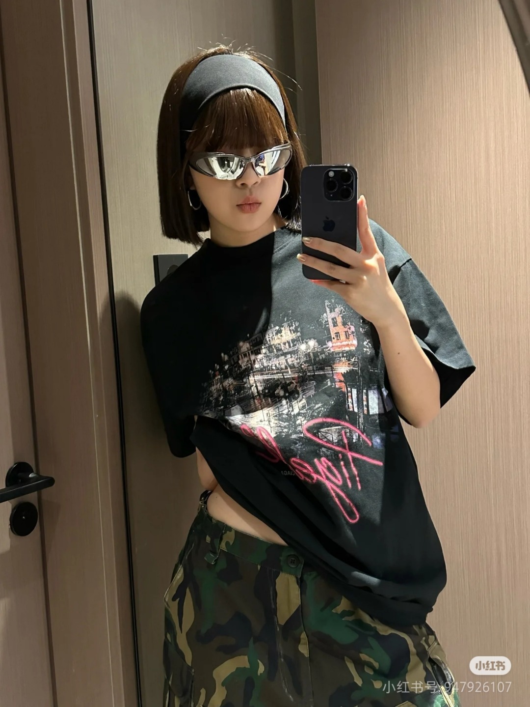 Balenciaga 25SS Pigelle Night Scene Limited Washed Ripped Short Sleeve T-Shirt