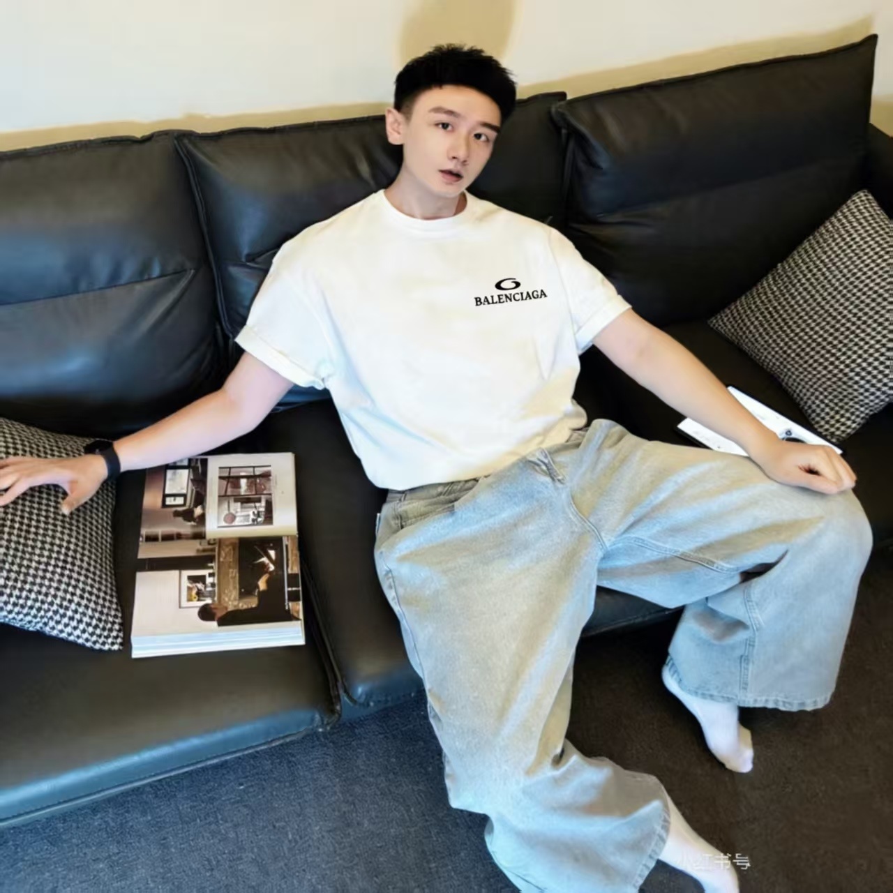 Balenciaga 26SS Back Wheat Embroidery Short Sleeve T-Shirt Style 2