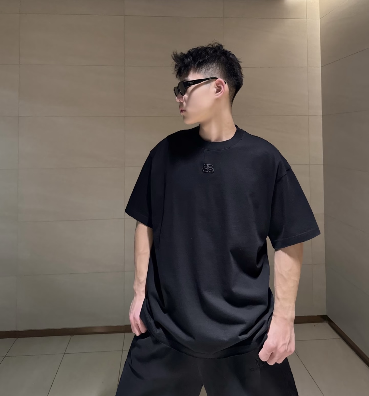 Balenciaga 26SS Chest Small Logo Logo Embroidery Crewneck Short Sleeve T-Shirt Style 1
