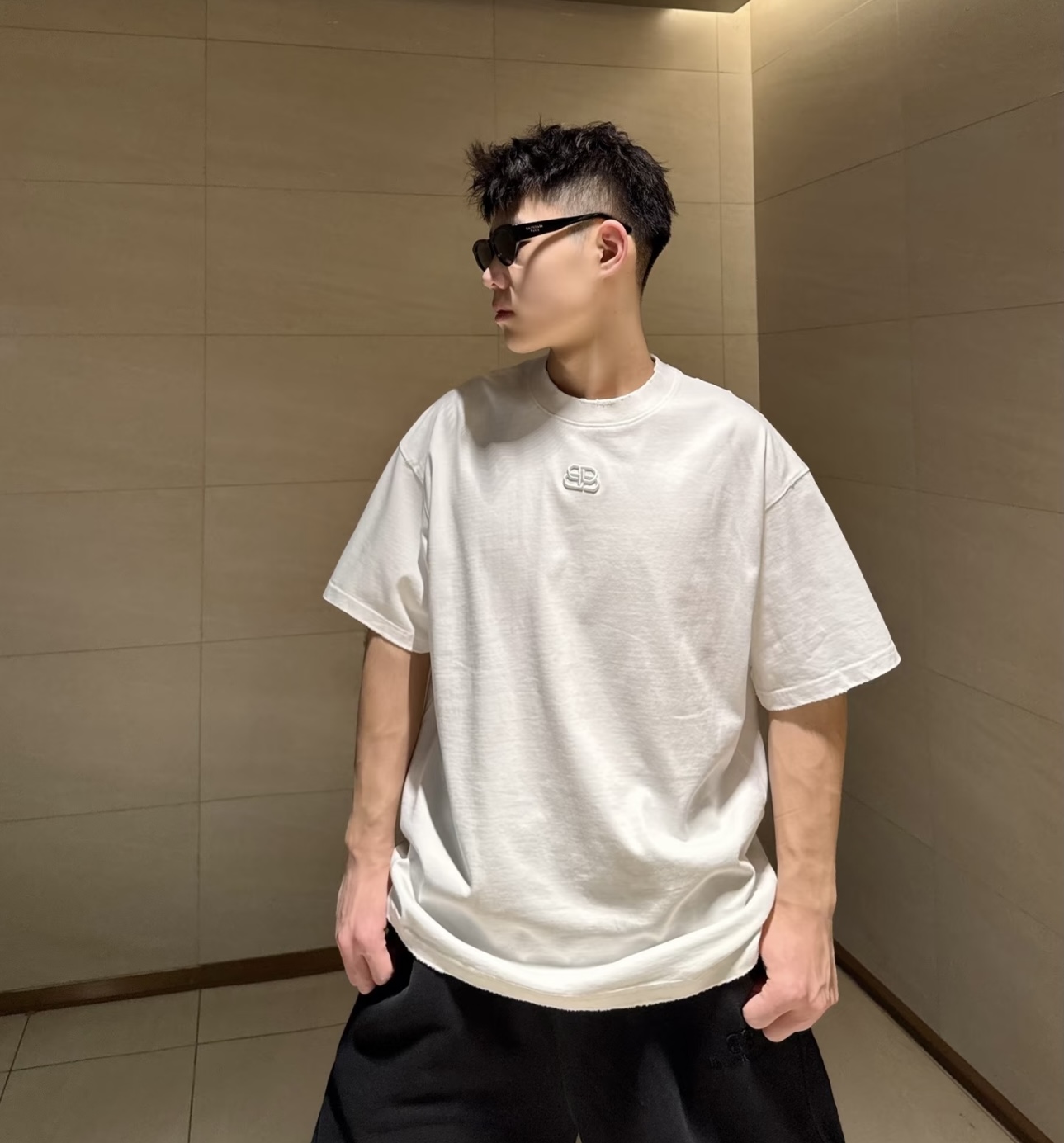 Balenciaga 26SS Chest Small Logo Logo Embroidery Crewneck Short Sleeve T-Shirt Style 2