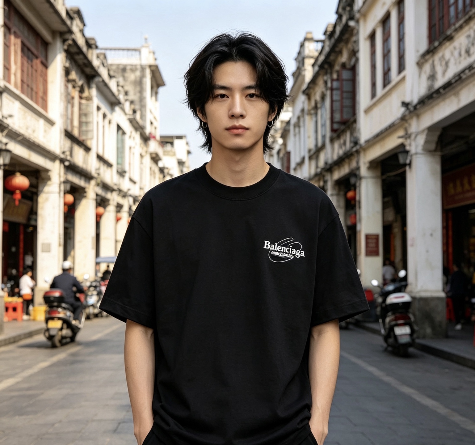Balenciaga 26SS Destroyed Patch Embroidery Crewneck Short Sleeve T-Shirt Style 1