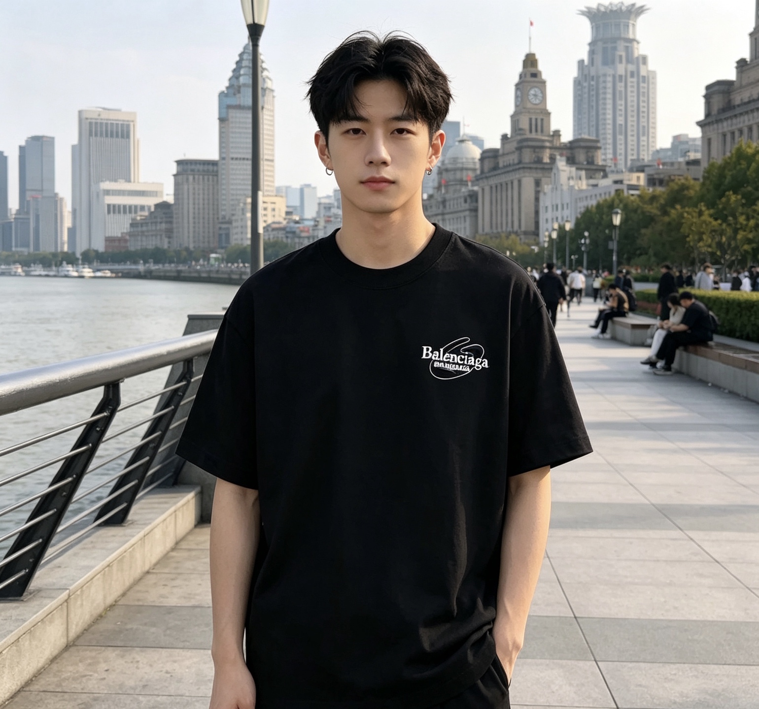 Balenciaga 26SS Destroyed Patch Embroidery Crewneck Short Sleeve T-Shirt Style 1
