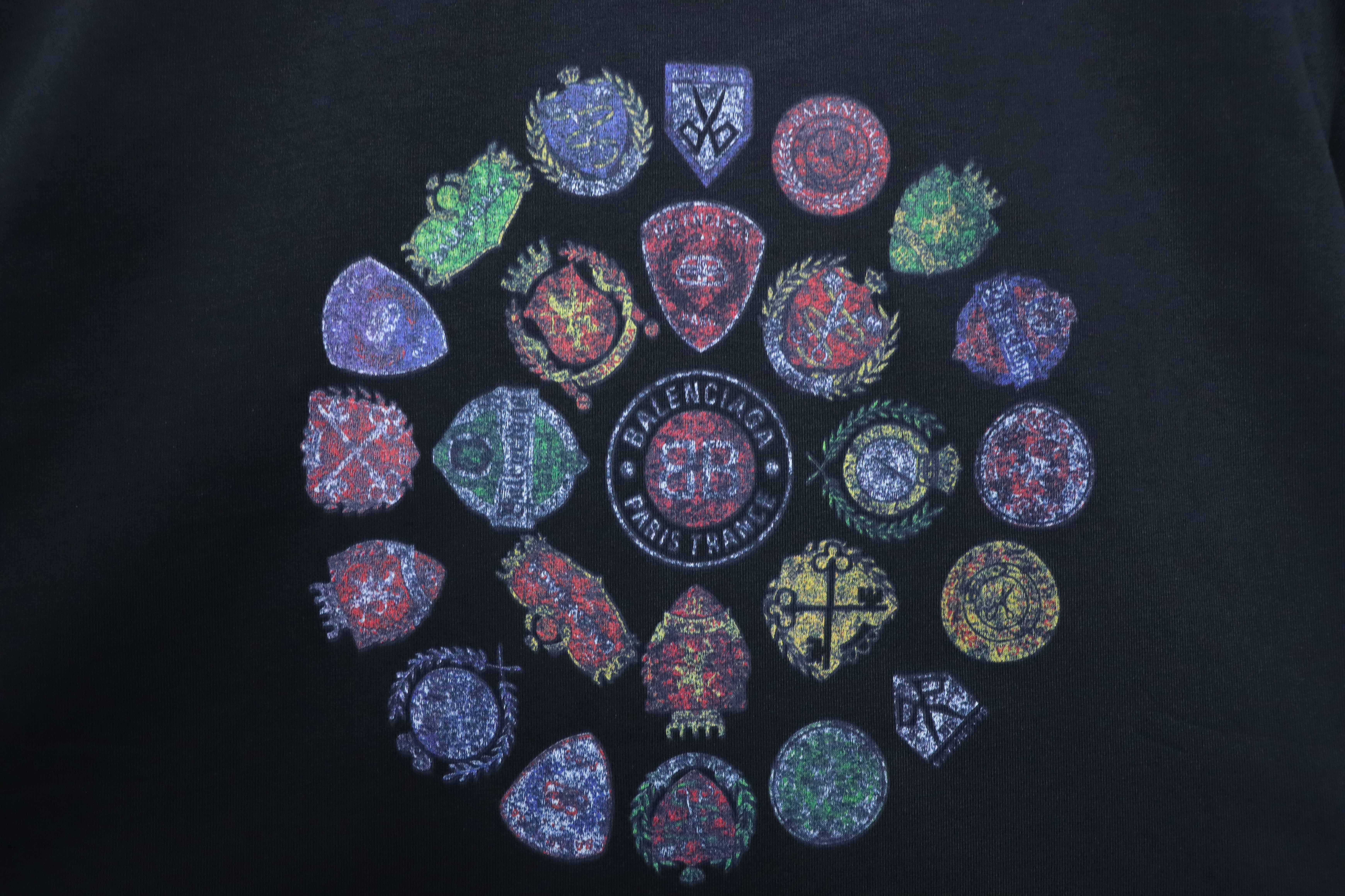 Balenciaga 26SS New Medal Print Logo Short Sleeve T-Shirt Style 2