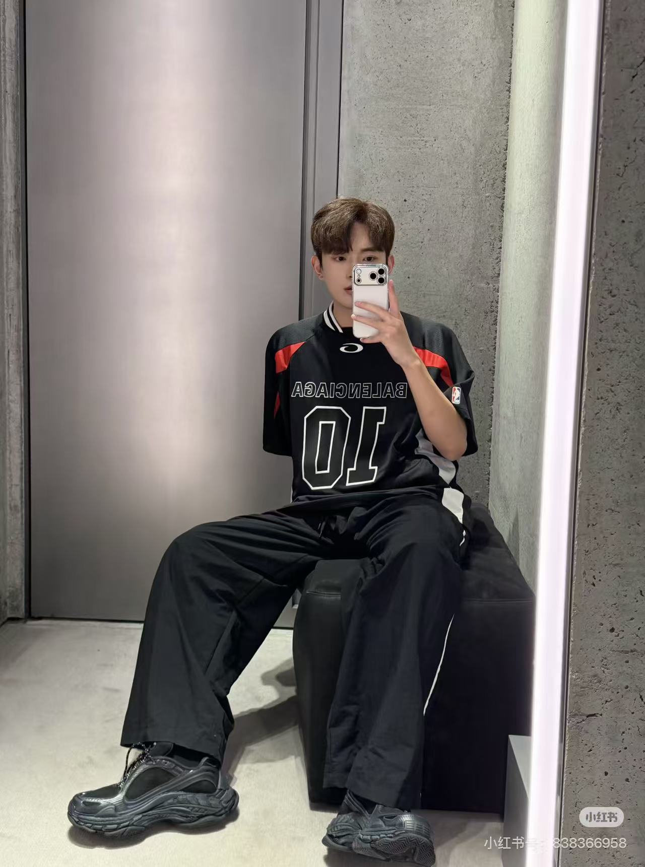 Balenciaga BalenciagaNBA Collaboration Series Oversized Colorblock Short Sleeve T-Shirt Style 2