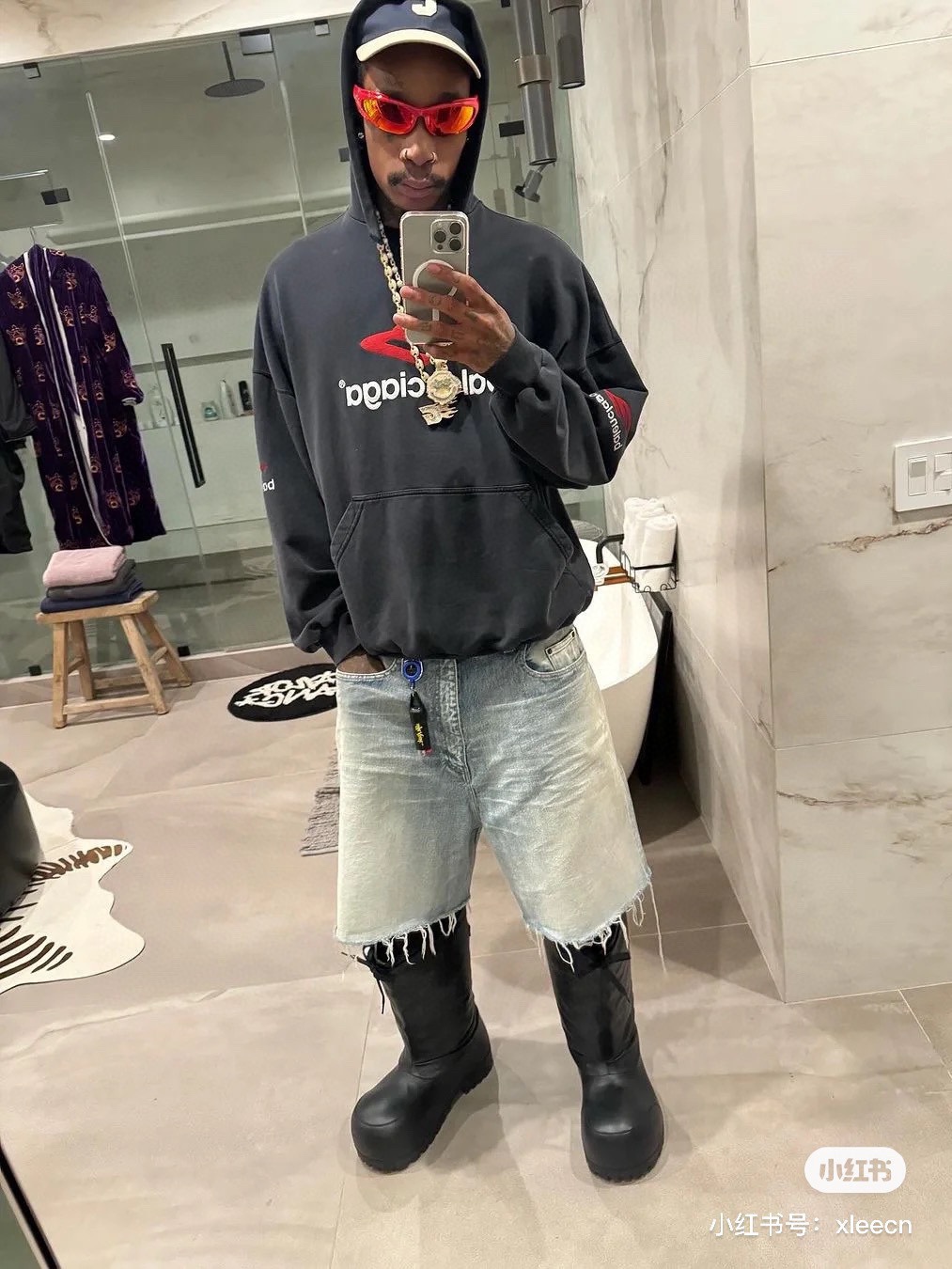 Balenciaga BLCG 24SS Distressed Shorts