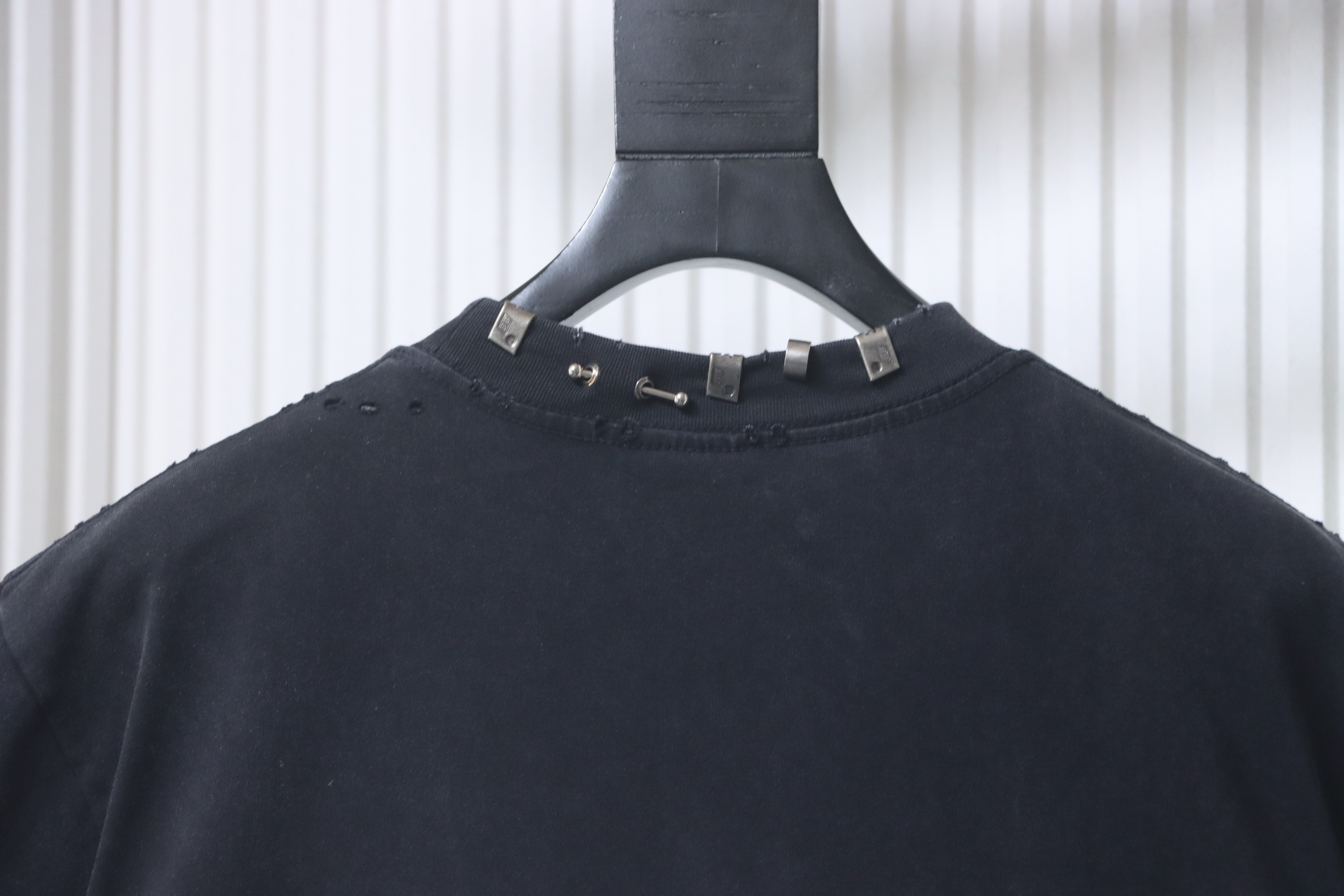 Balenciaga BLCG 26SS Collar Engraved Logo Ring Pull-Ring Piercing Short Sleeve T-Shirt