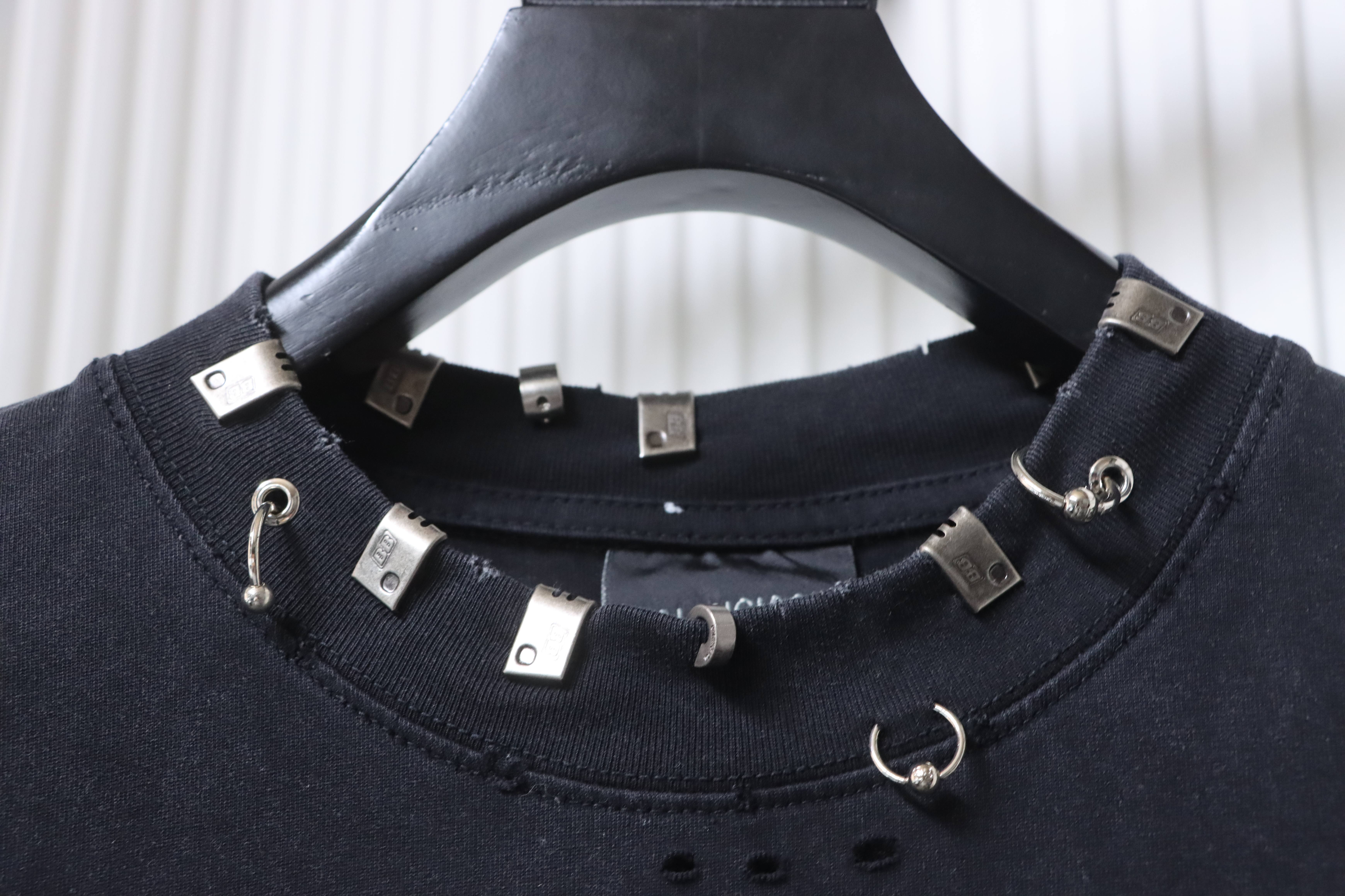 Balenciaga BLCG 26SS Collar Engraved Logo Ring Pull-Ring Piercing Short Sleeve T-Shirt