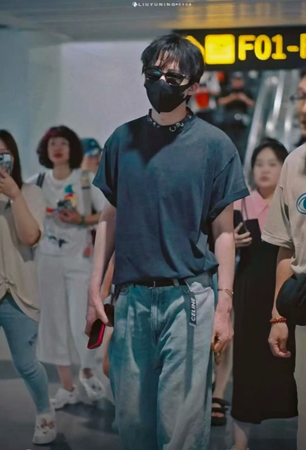 Balenciaga BLCG 26SS Collar Engraved Logo Ring Pull-Ring Piercing Short Sleeve T-Shirt