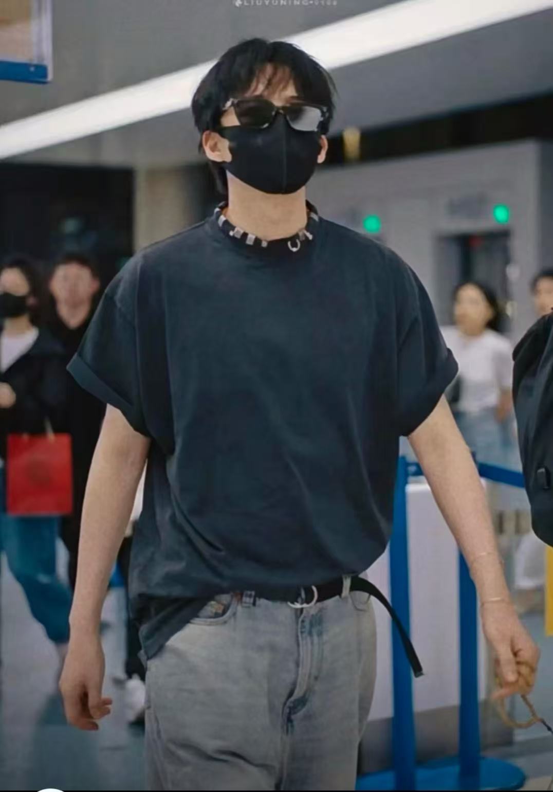 Balenciaga BLCG 26SS Collar Engraved Logo Ring Pull-Ring Piercing Short Sleeve T-Shirt