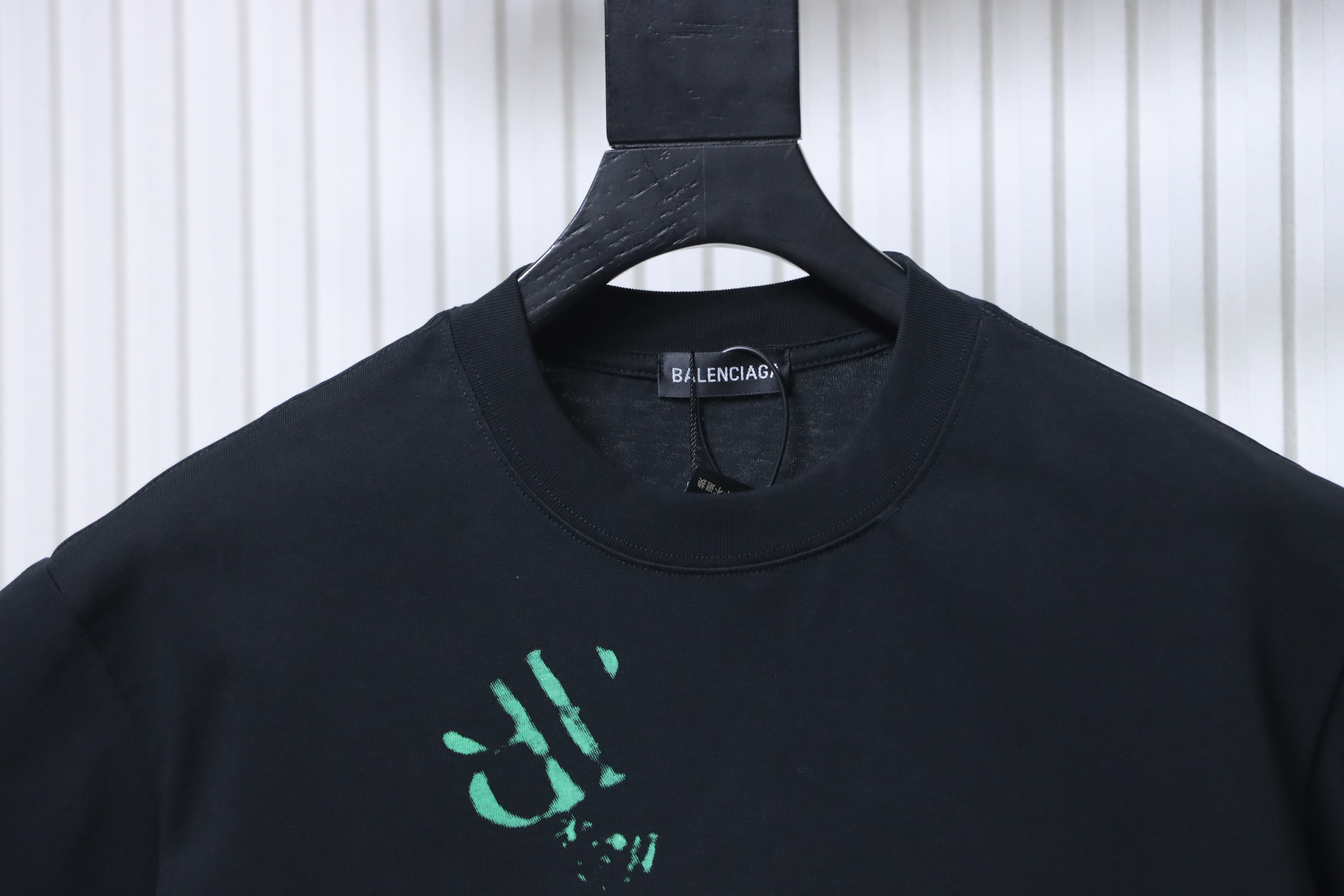 Balenciaga Contrast Graffiti Short Sleeve T-Shirt Style 2